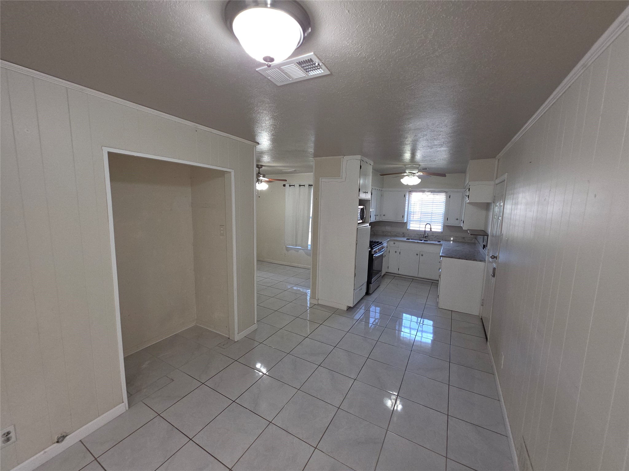 10315 Carthage Drive Property Photo 7