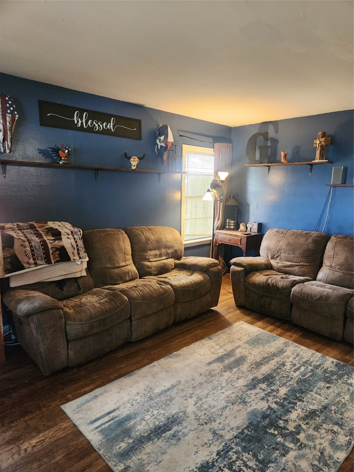 909 Peach Street Property Photo 3