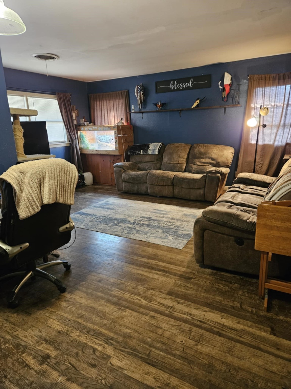 909 Peach Street Property Photo 4