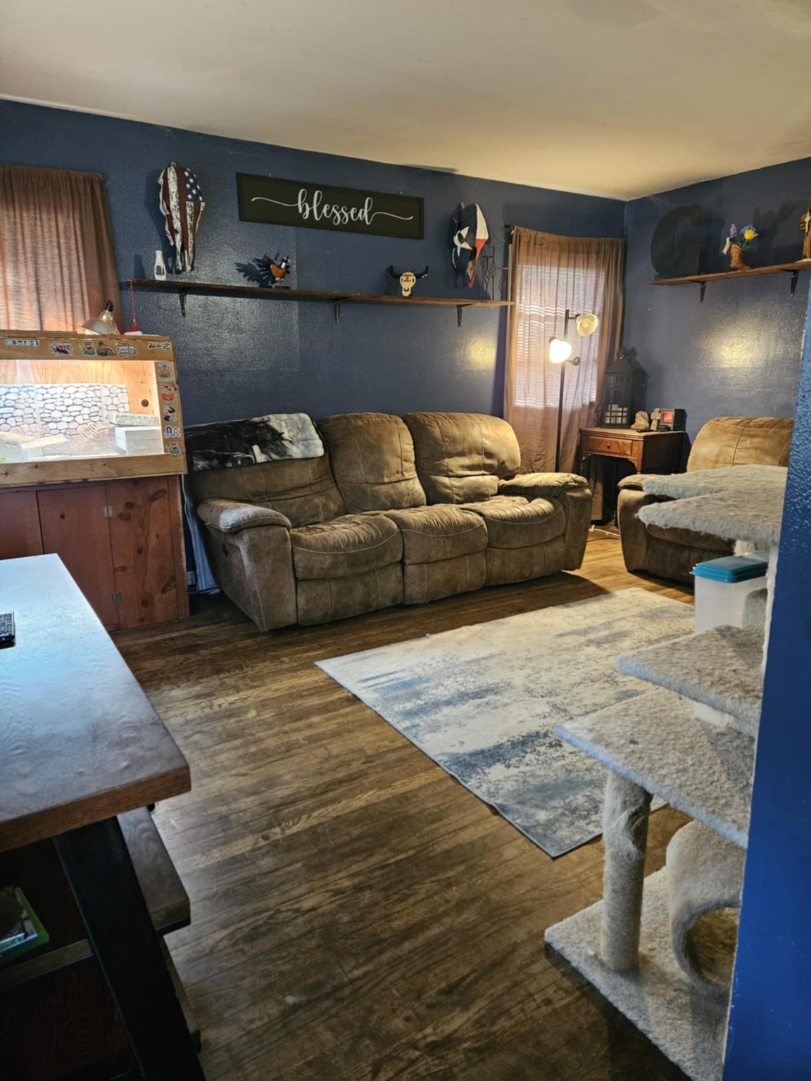 909 Peach Street Property Photo 6