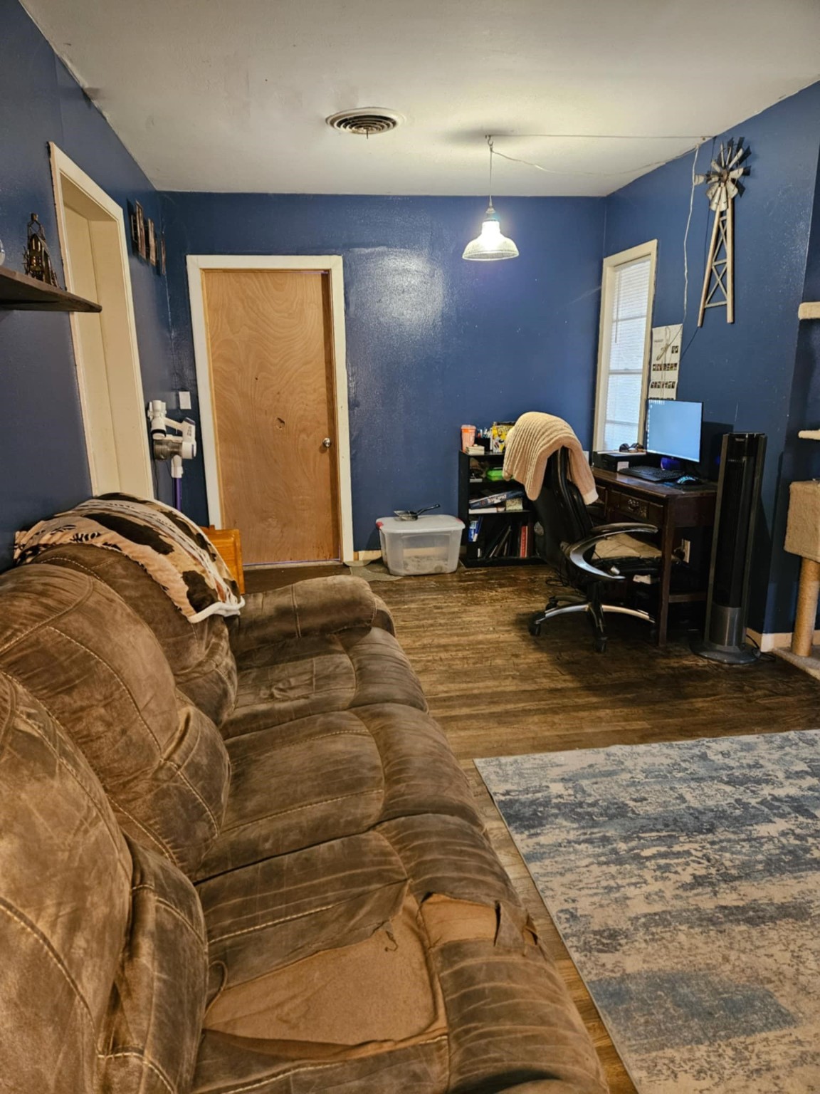 909 Peach Street Property Photo 8