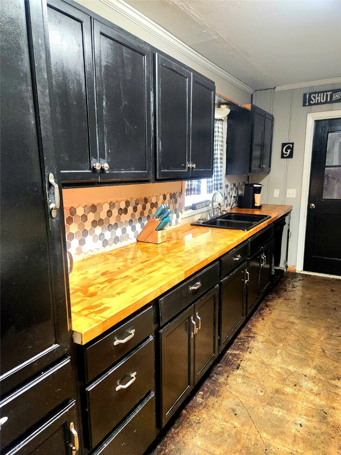 909 Peach Street Property Photo 11