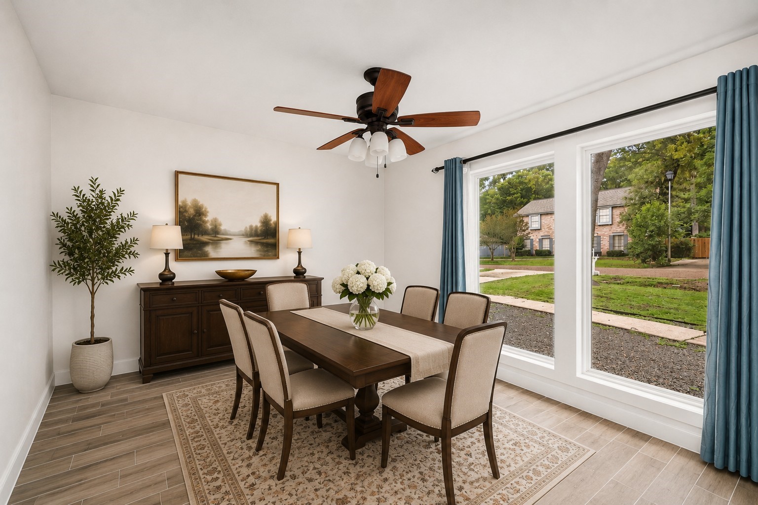 560 Landfall Lane Property Photo 3