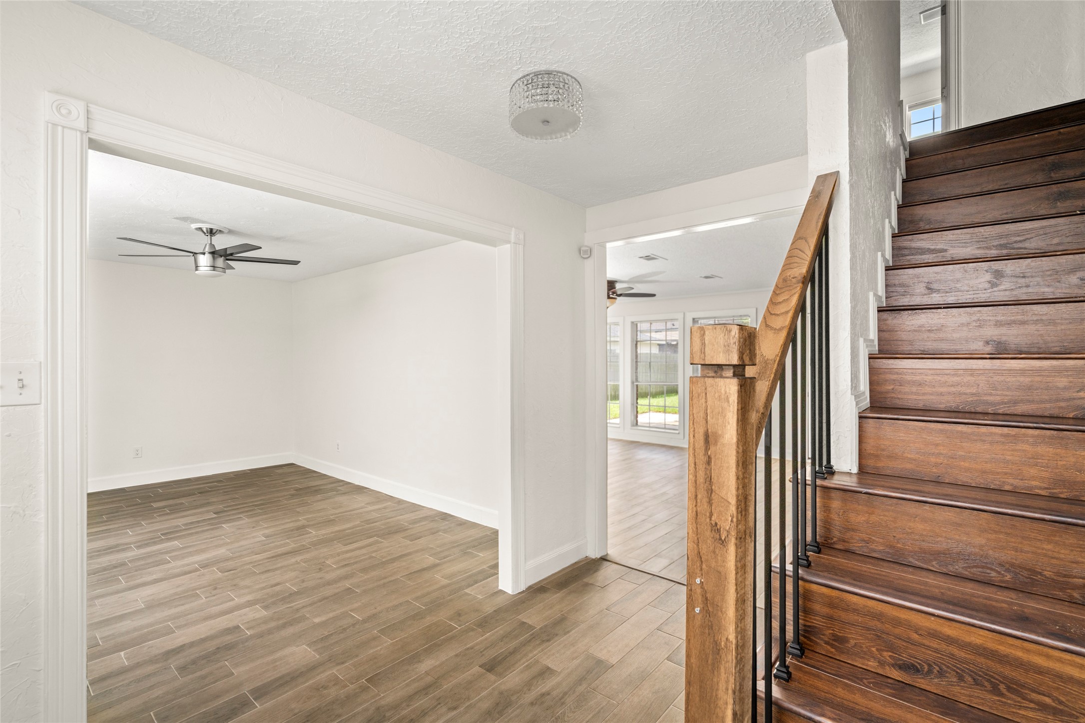 560 Landfall Lane Property Photo 11