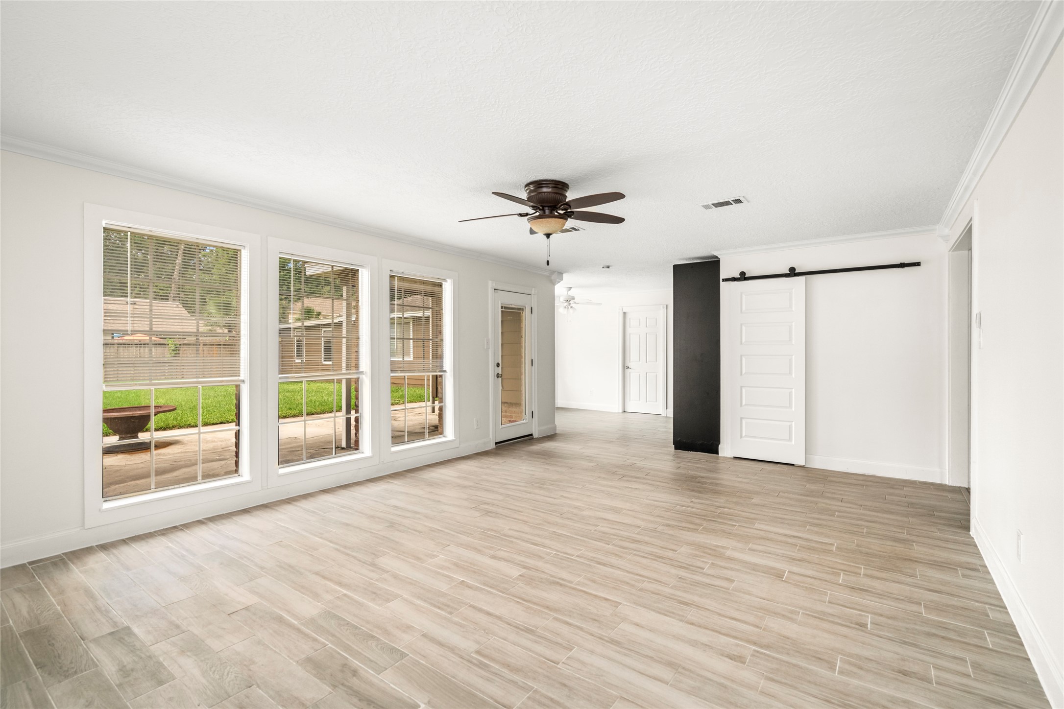 560 Landfall Lane Property Photo 16