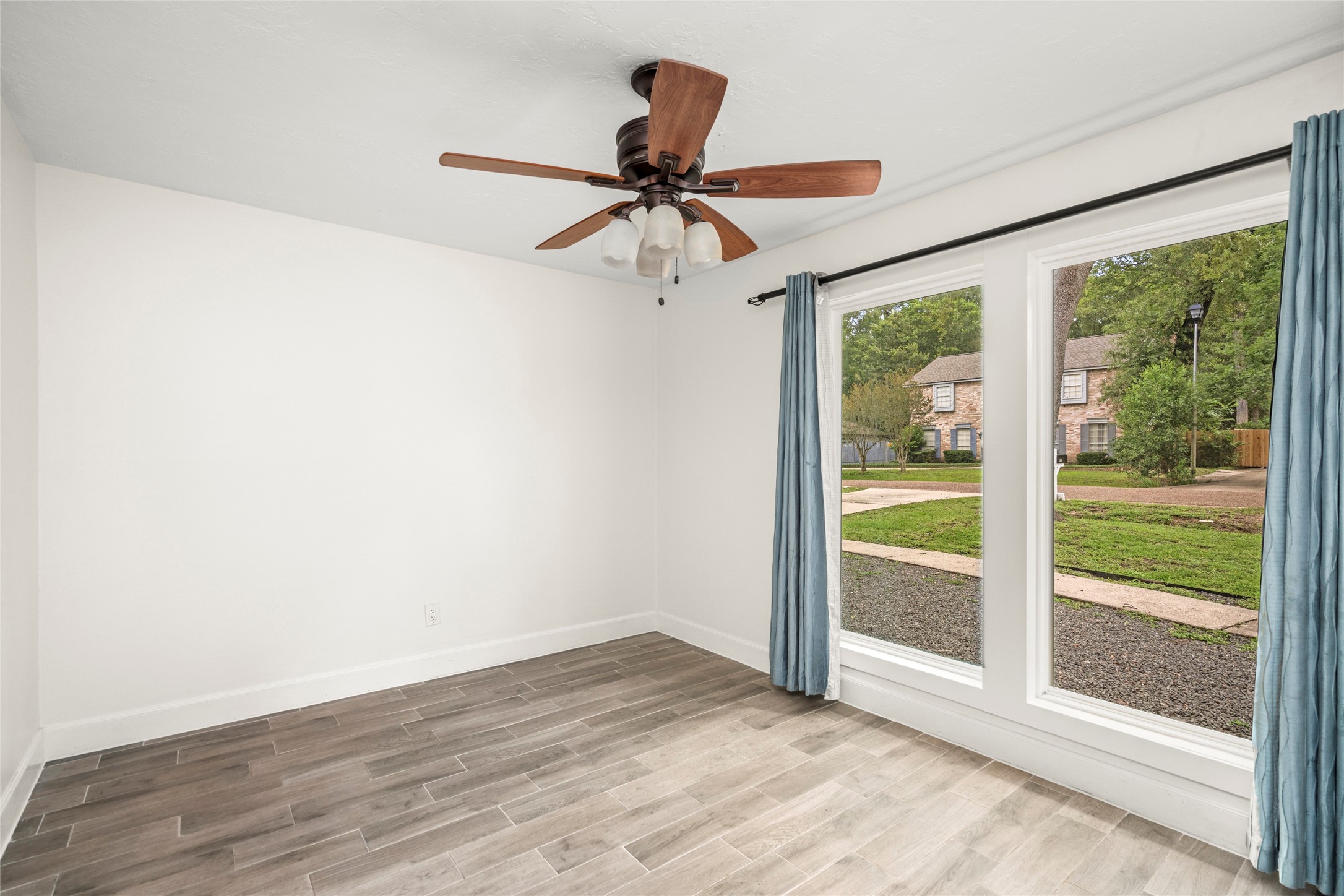 560 Landfall Lane Property Photo 25