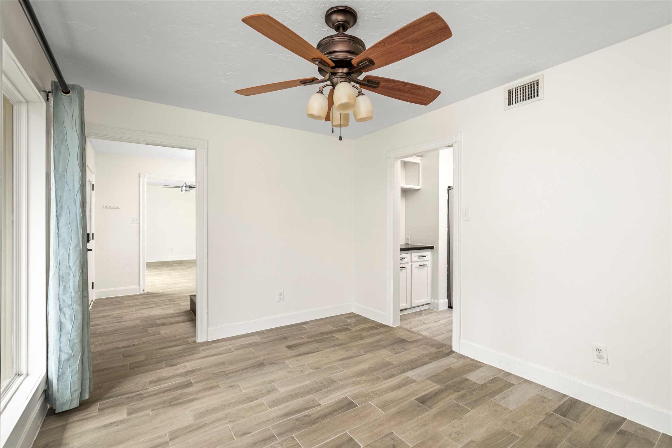560 Landfall Lane Property Photo 26