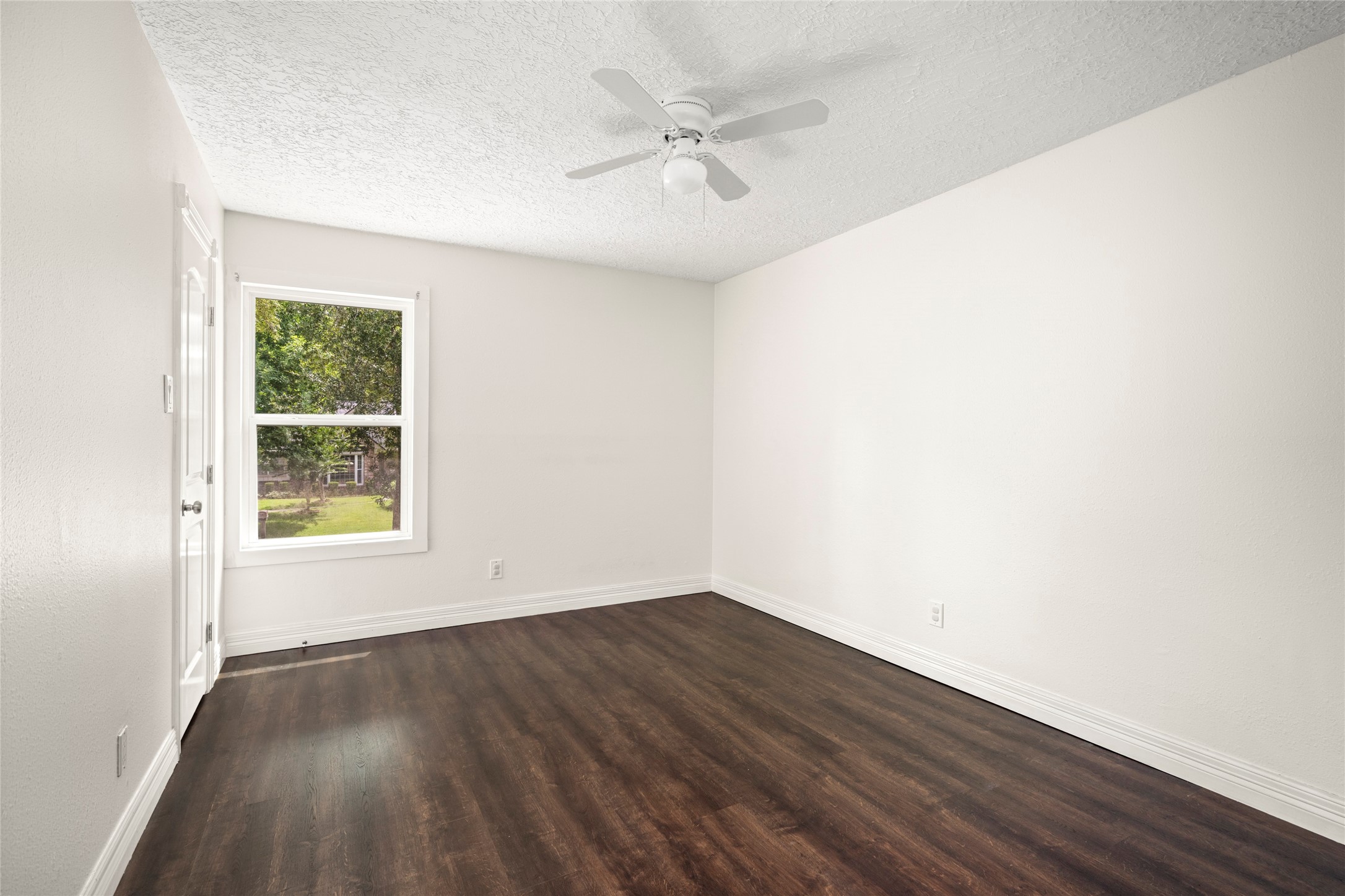 560 Landfall Lane Property Photo 30