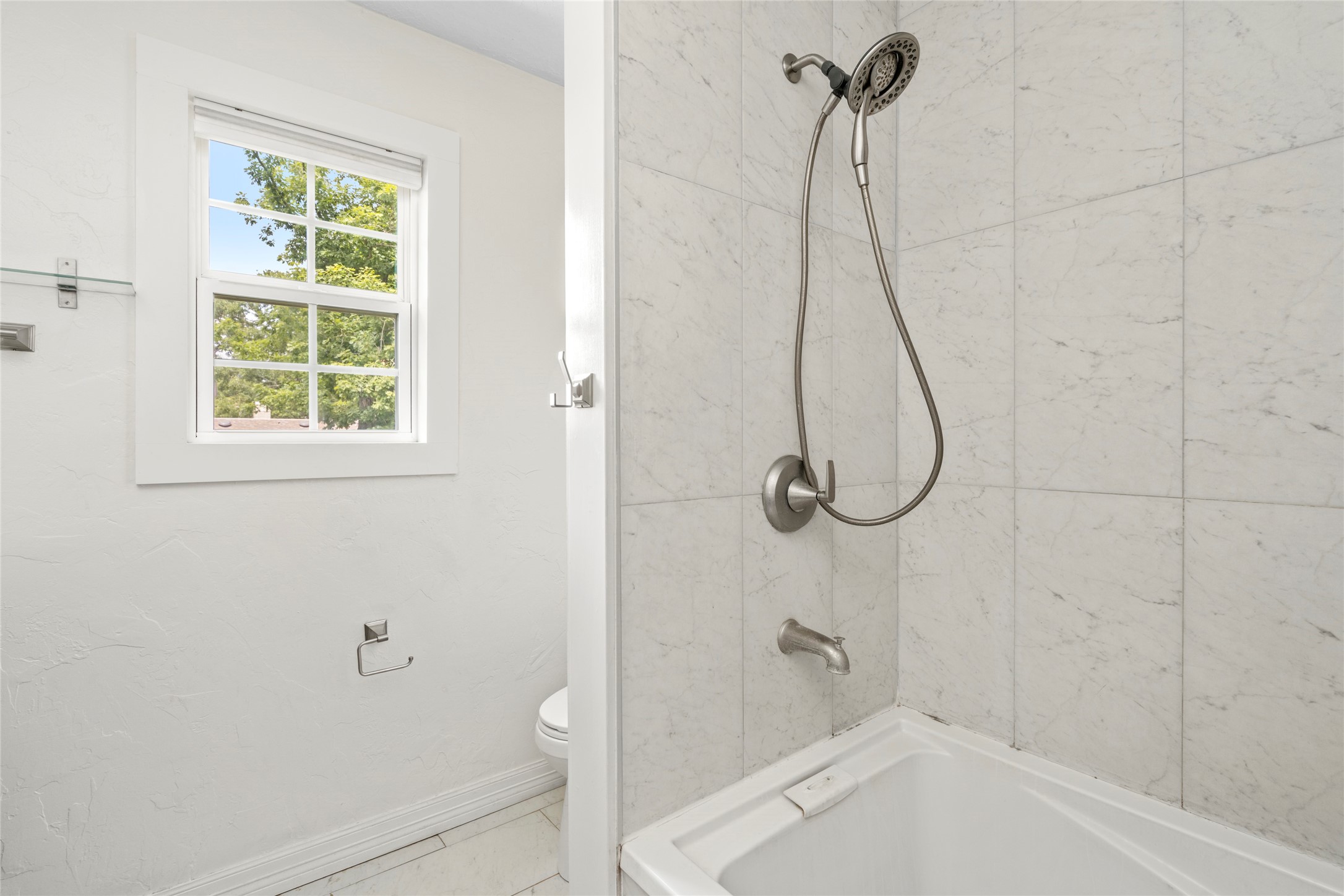 560 Landfall Lane Property Photo 32