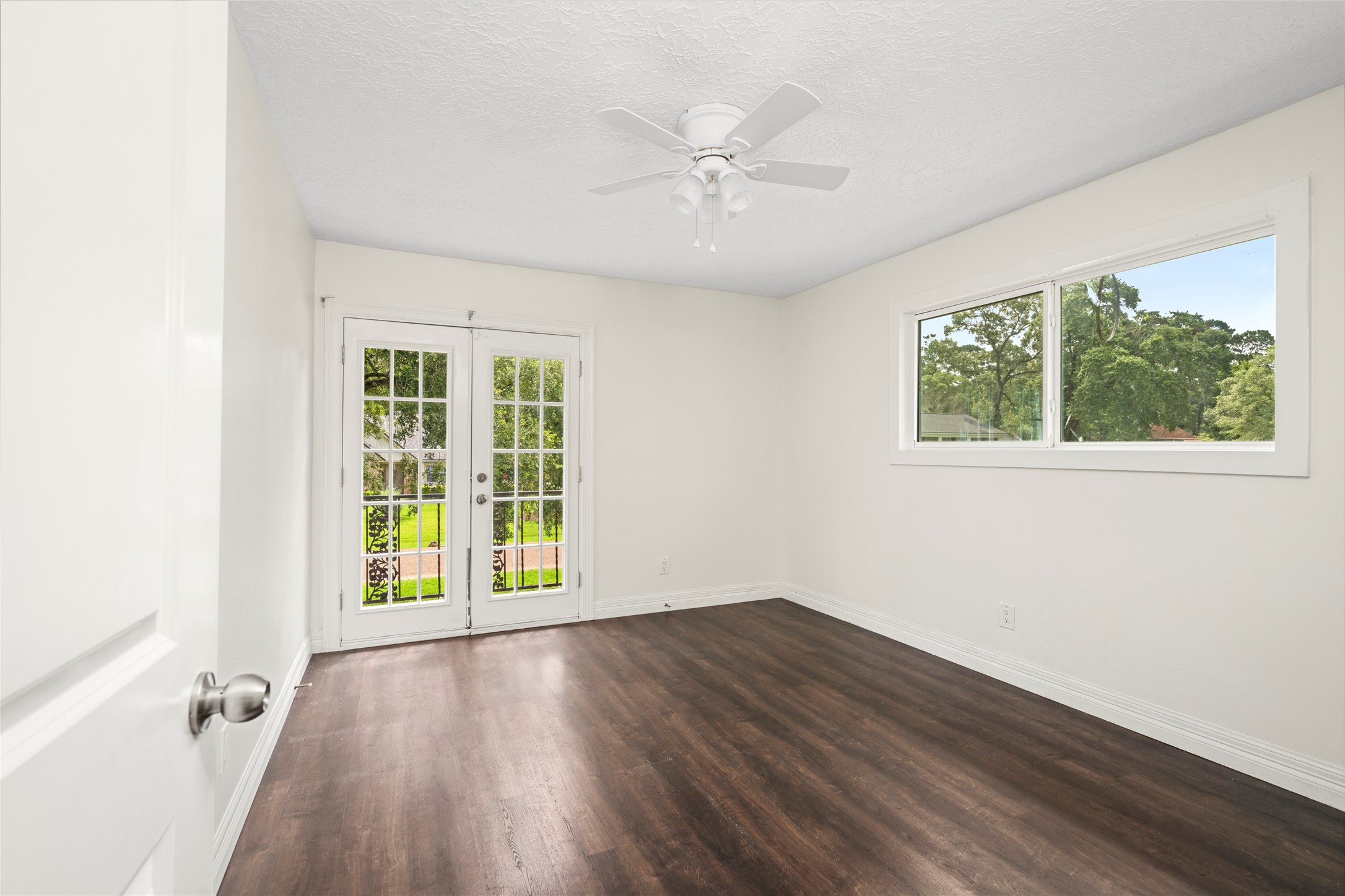 560 Landfall Lane Property Photo 34