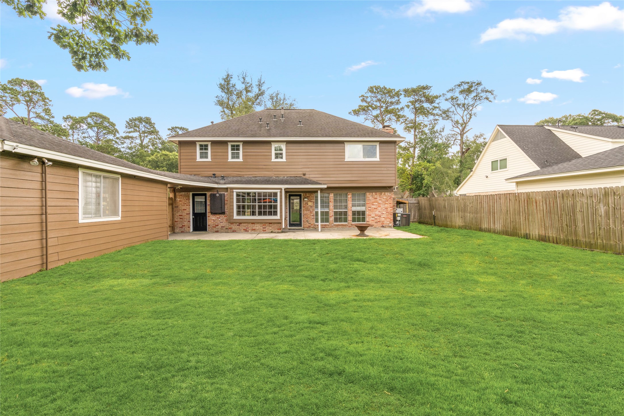 560 Landfall Lane Property Photo 38