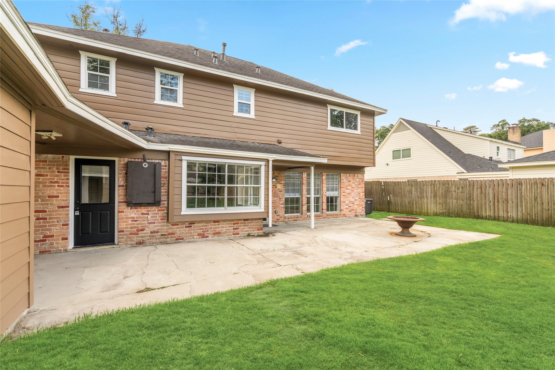 560 Landfall Lane Property Photo 39
