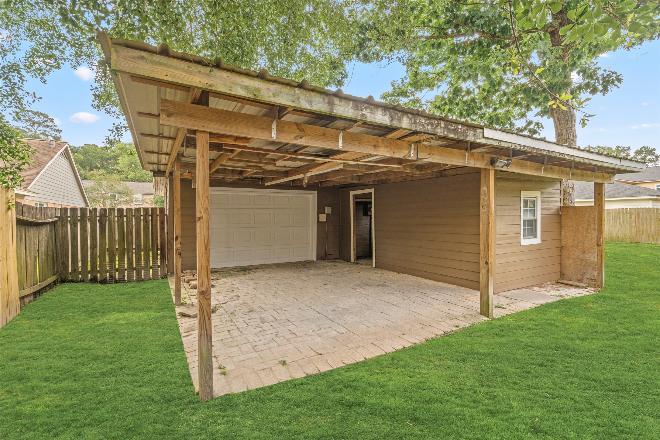 560 Landfall Lane Property Photo 40