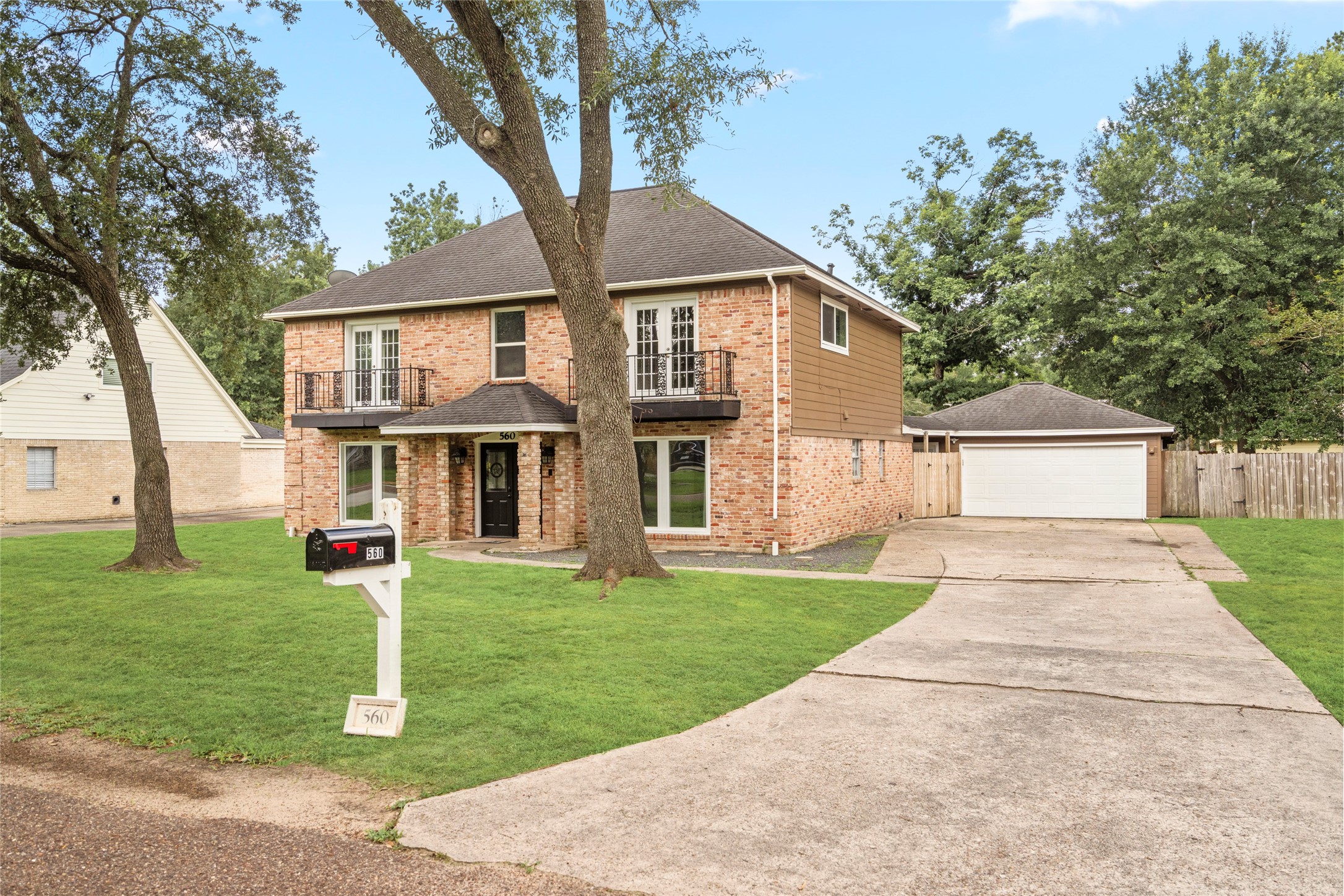 560 Landfall Lane Property Photo 41