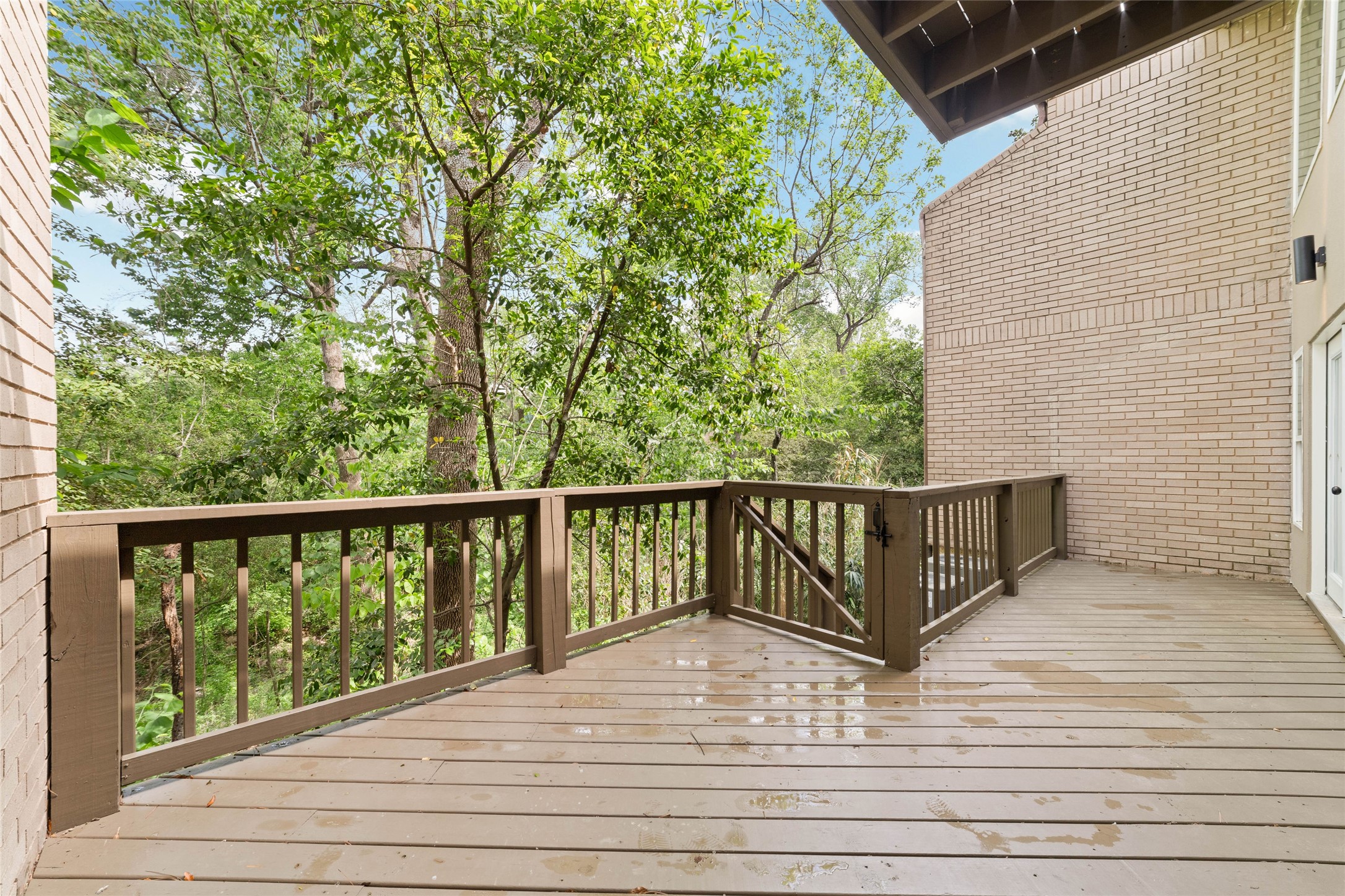 9374 Briar Forest Drive Property Photo 3