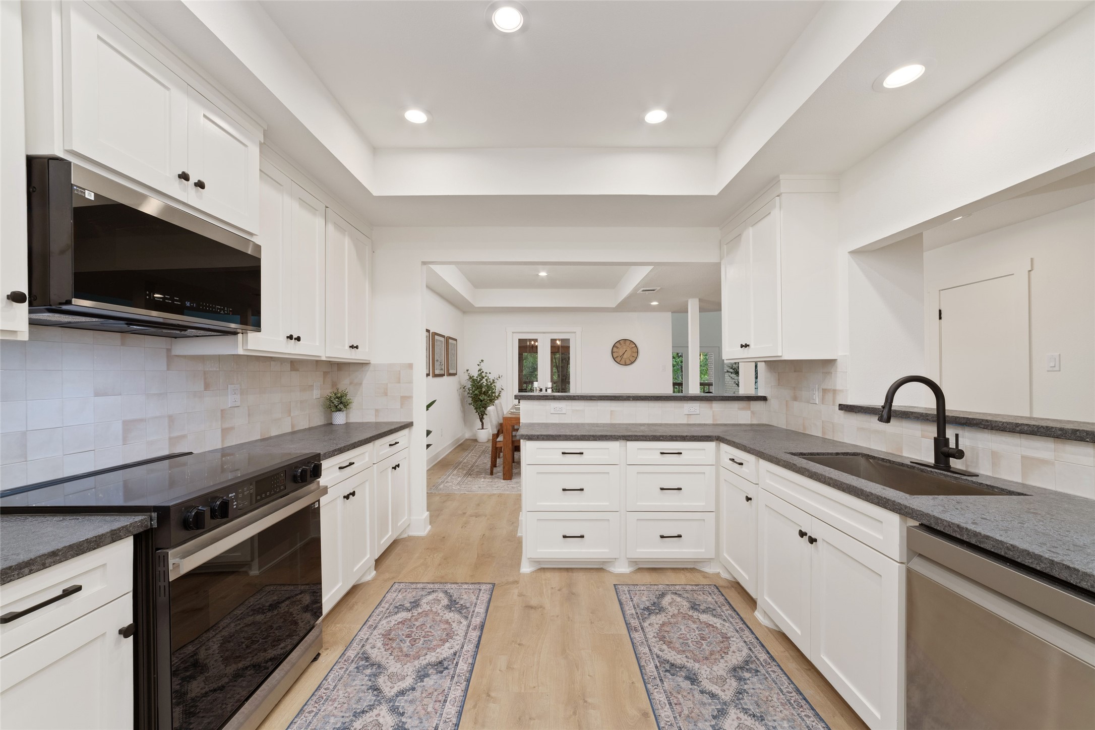 9374 Briar Forest Drive Property Photo 10