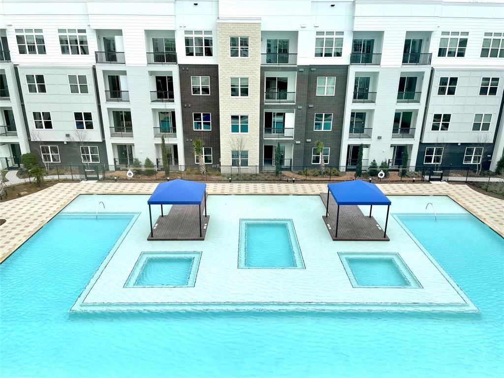 401 W 25th St Street 2325 Property Photo 32