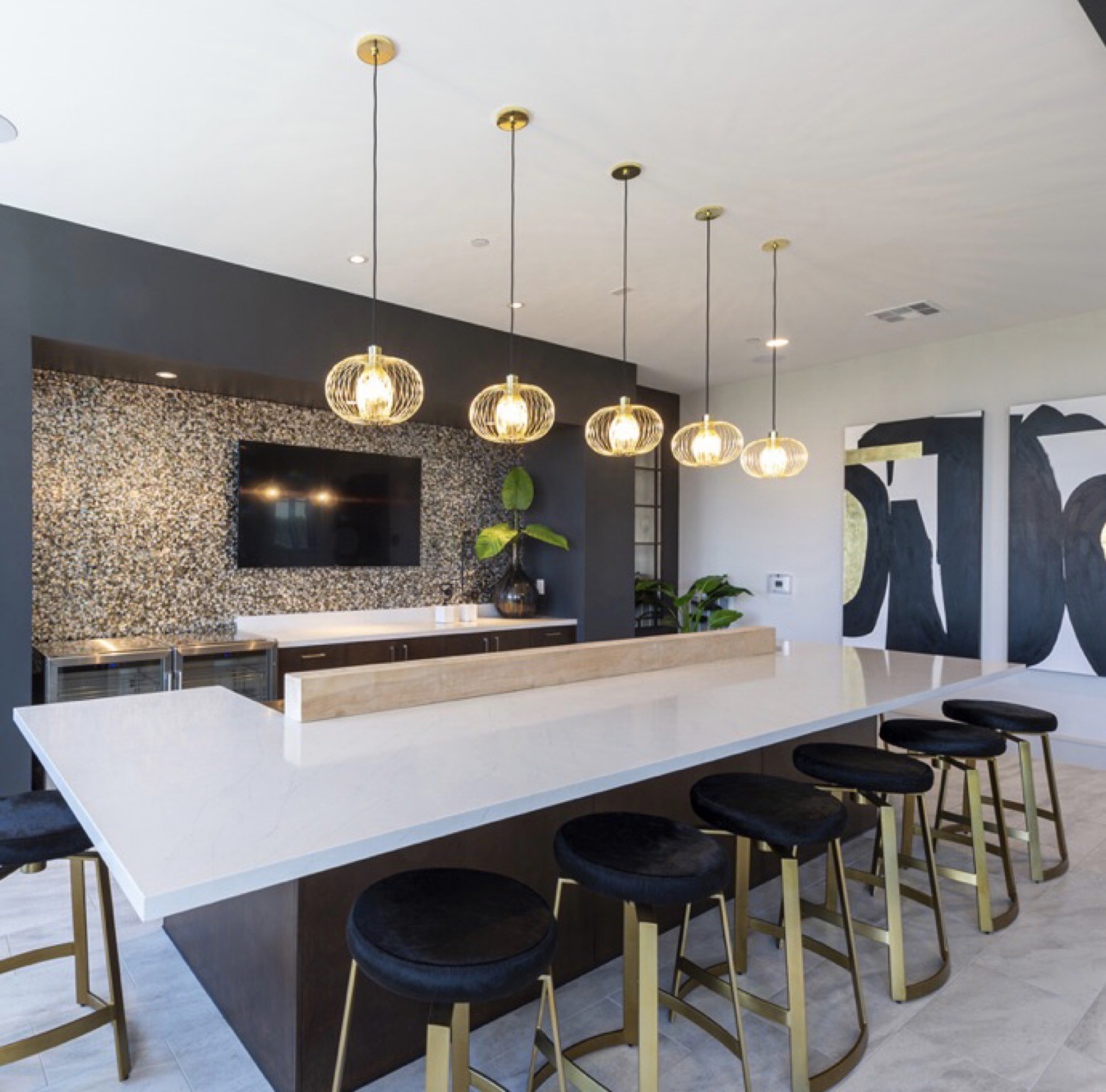 401 W 25th St Street 2325 Property Photo 40