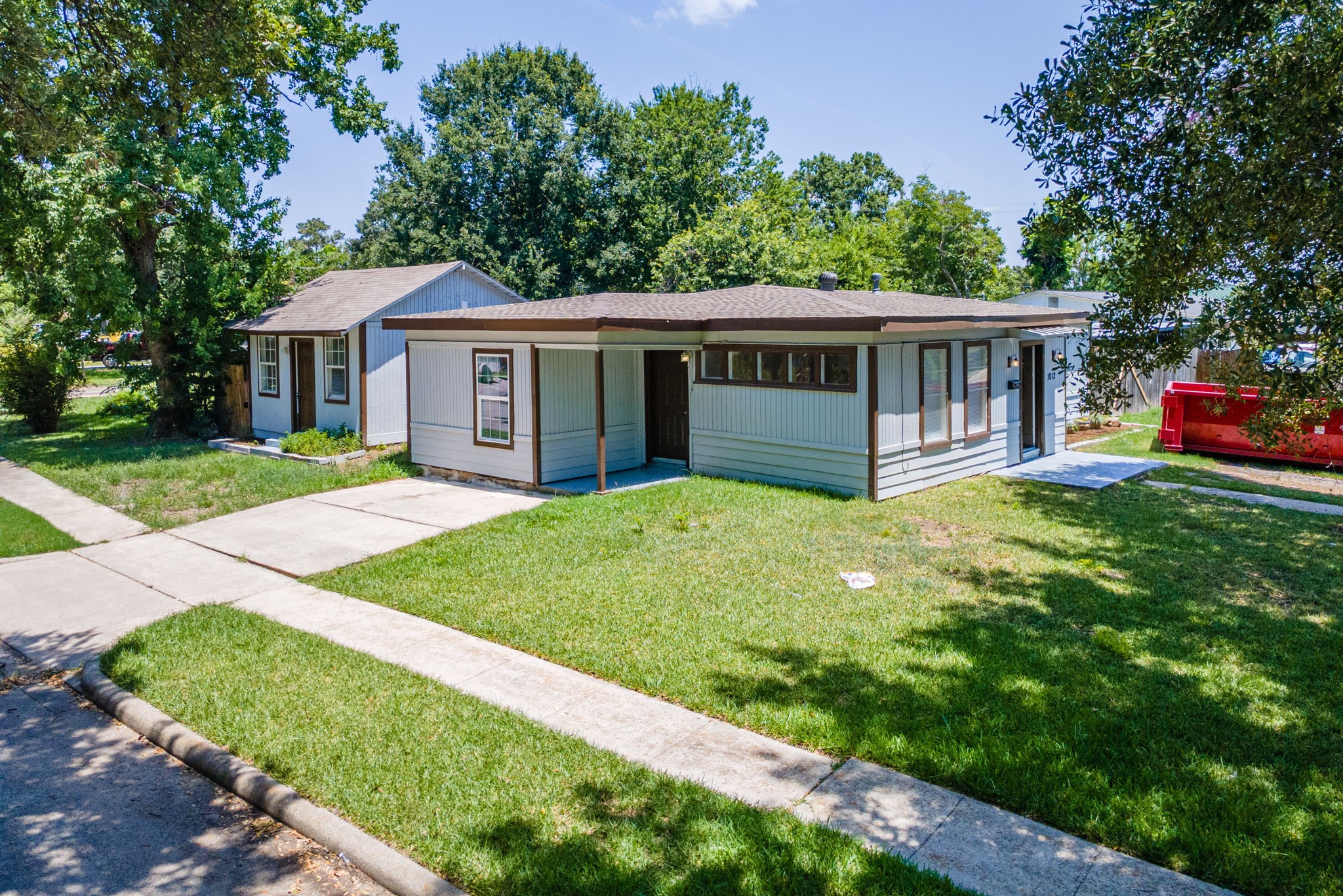 1012 W Hart Avenue Property Photo 1