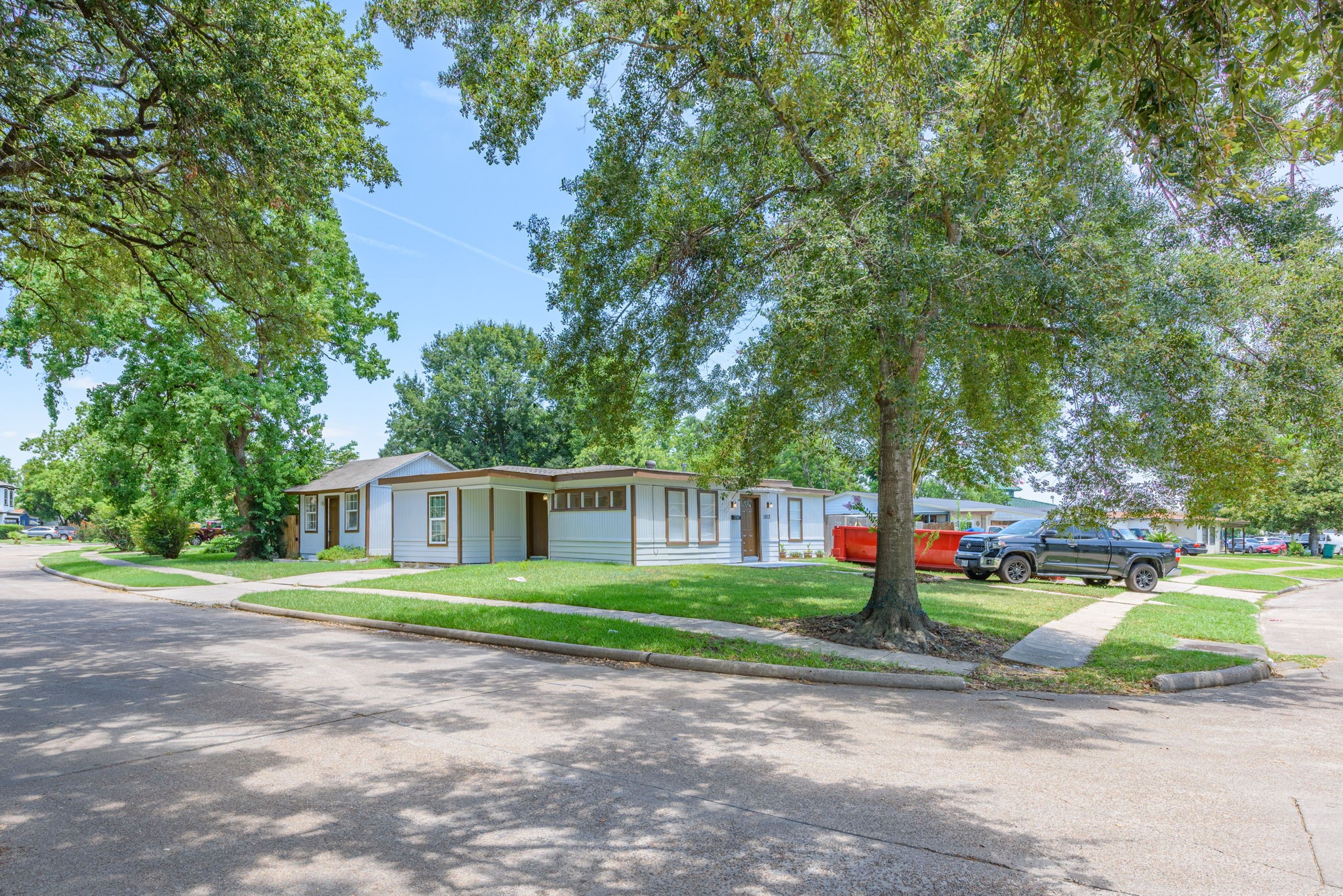 1012 W Hart Avenue Property Photo 4