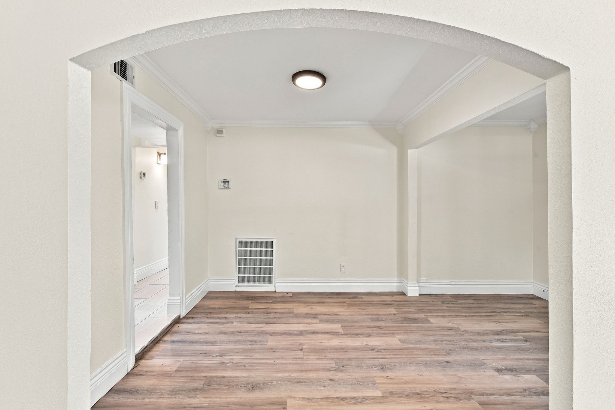 1012 W Hart Avenue Property Photo 7