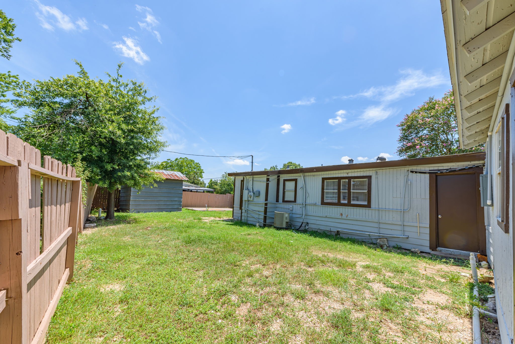 1012 W Hart Avenue Property Photo 16