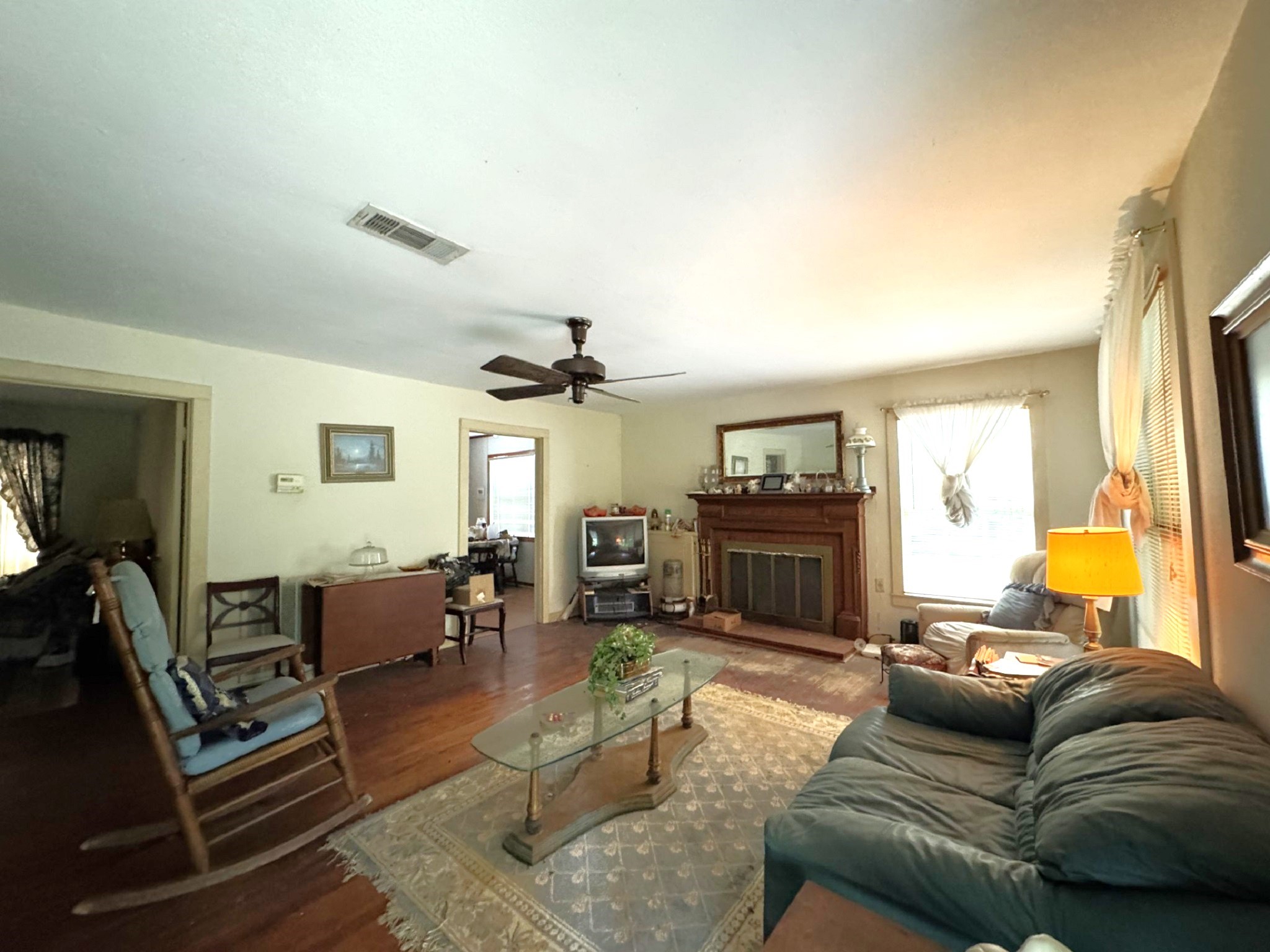 704 E Elder Street Property Photo 16