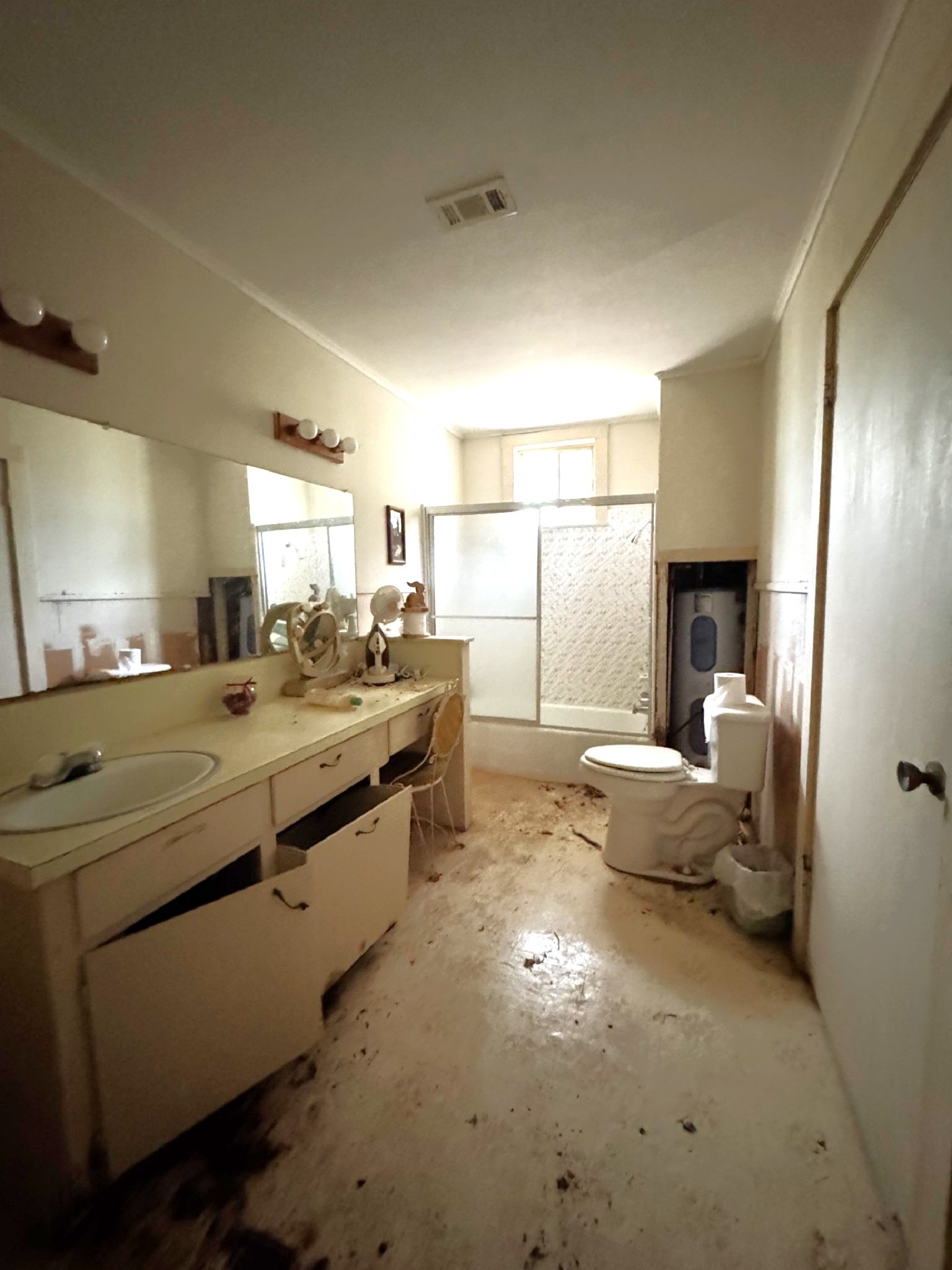 704 E Elder Street Property Photo 23