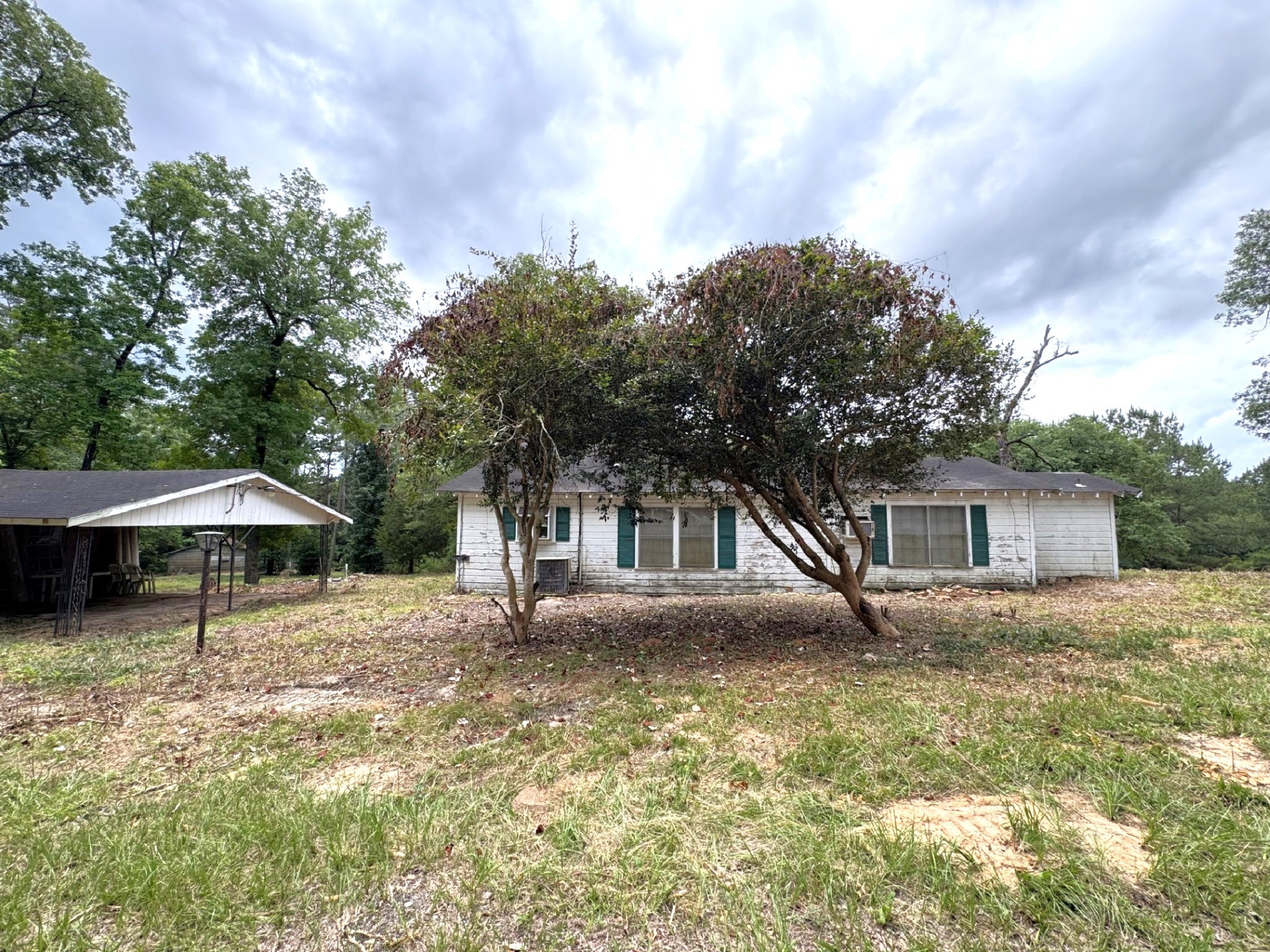 704 E Elder Street Property Photo 32