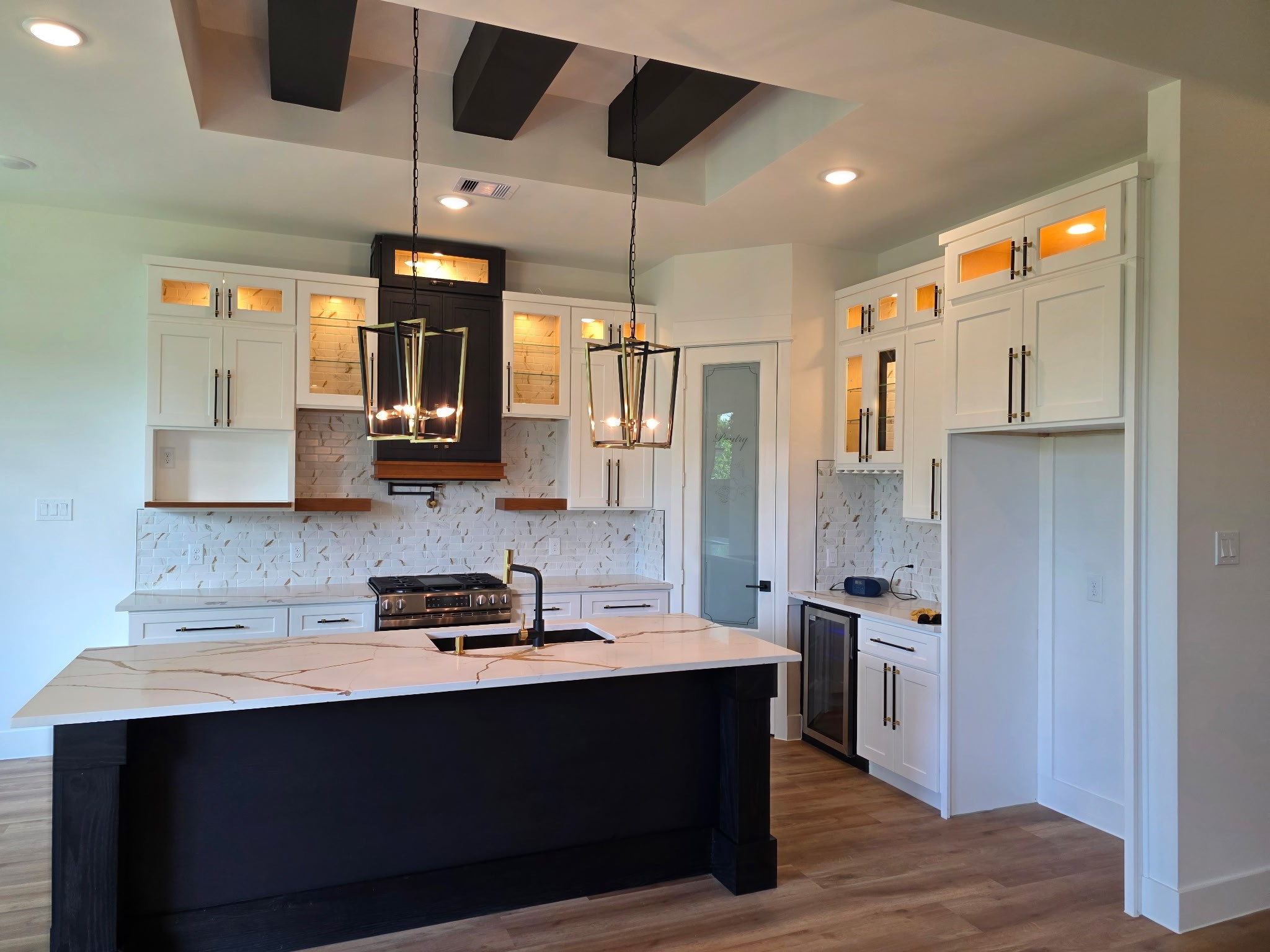 2503 North Avenue Property Photo 8