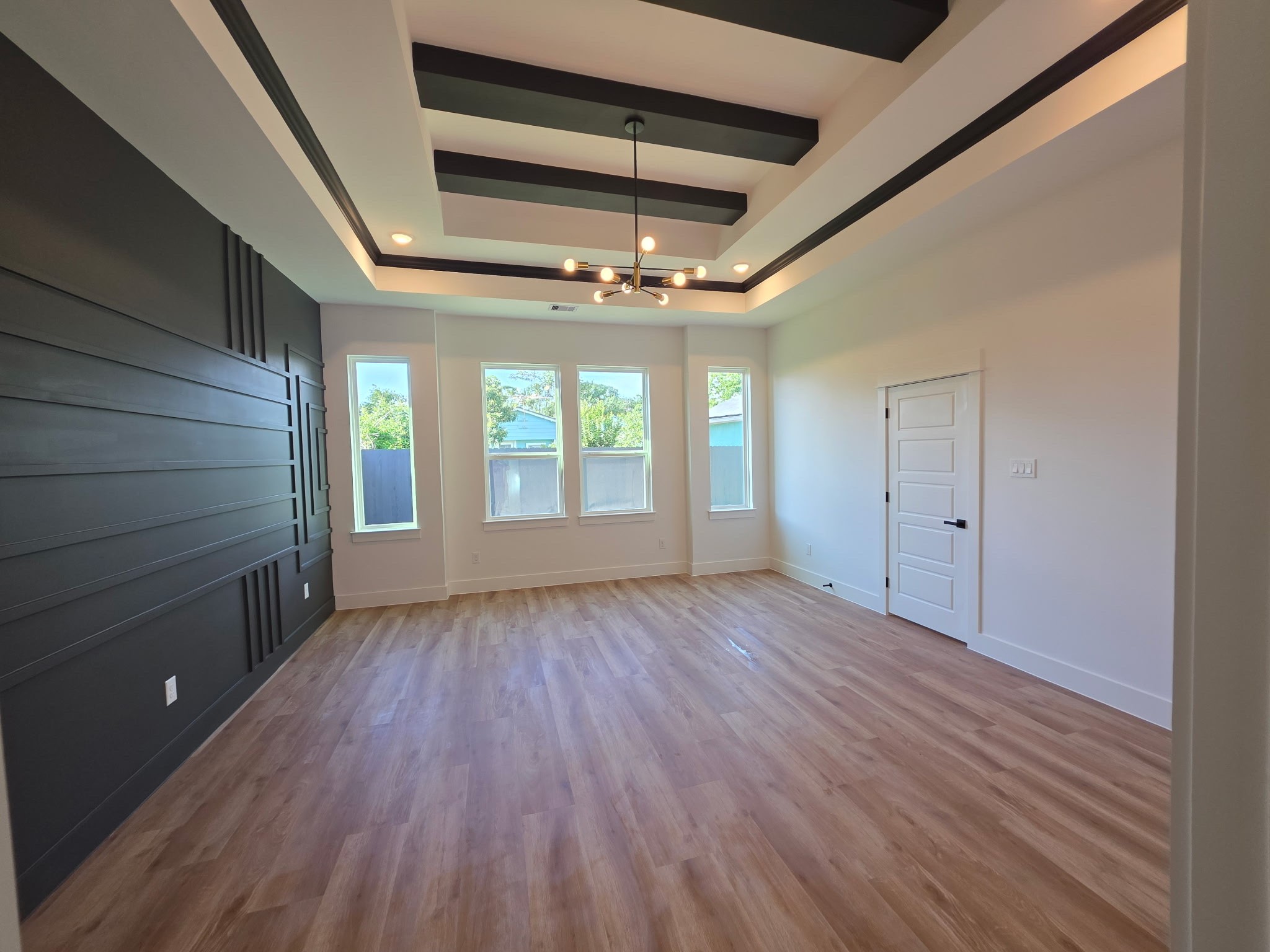 2503 North Avenue Property Photo 11