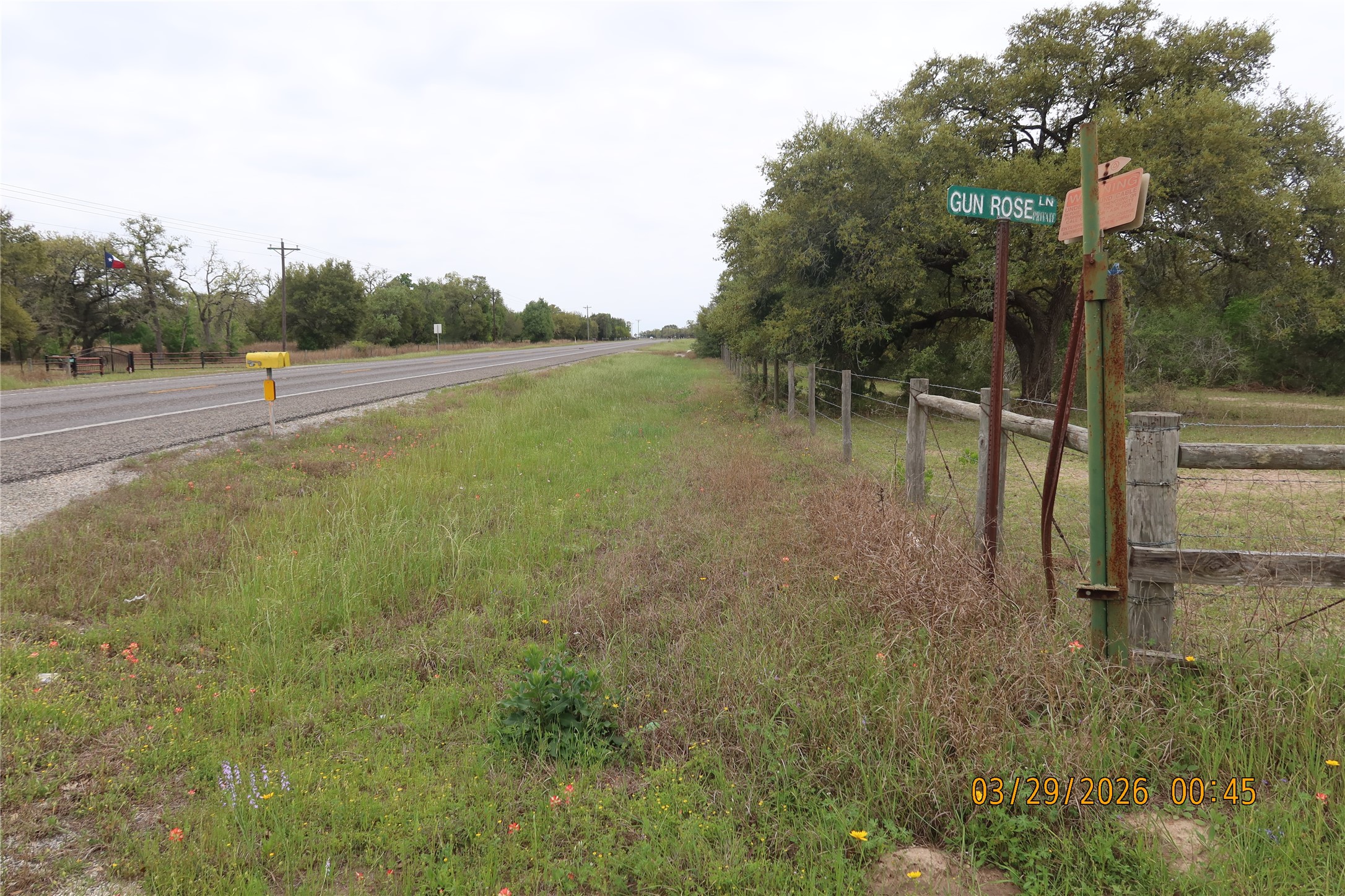 1028 Gun Rose Lane Property Photo 3