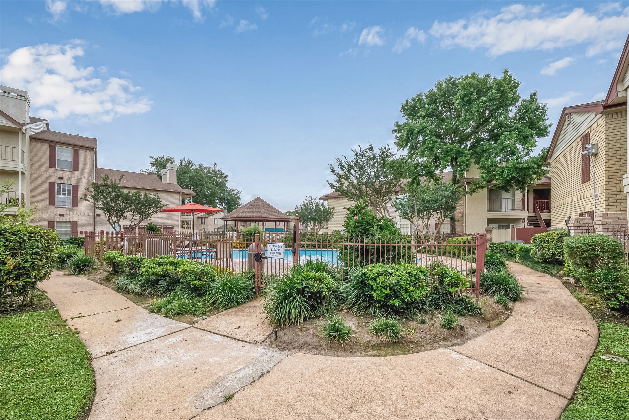 2120 El Paseo Street 2425 Property Photo 2