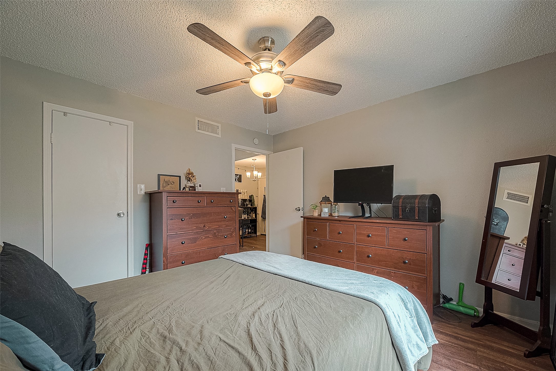 2120 El Paseo Street 2425 Property Photo 18