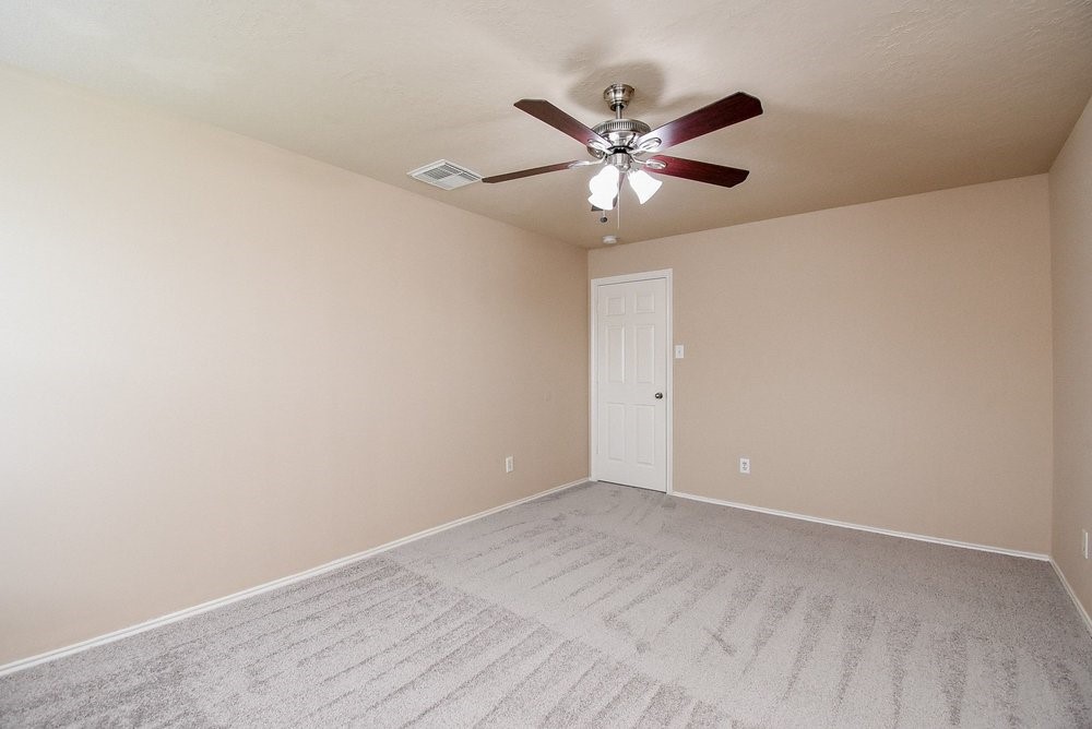 9602 Siano Pines Drive Property Photo 9