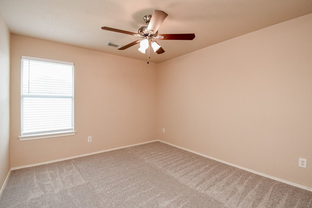 9602 Siano Pines Drive Property Photo 11