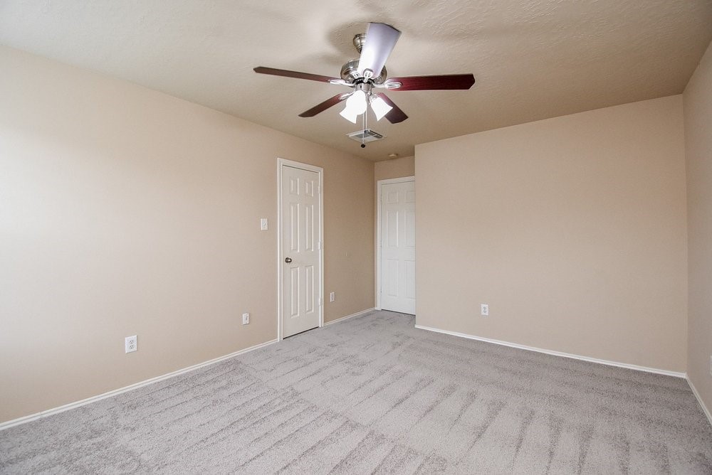 9602 Siano Pines Drive Property Photo 13