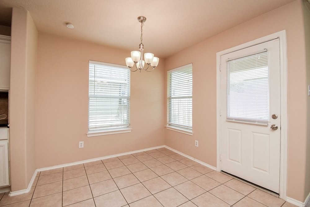 9602 Siano Pines Drive Property Photo 34