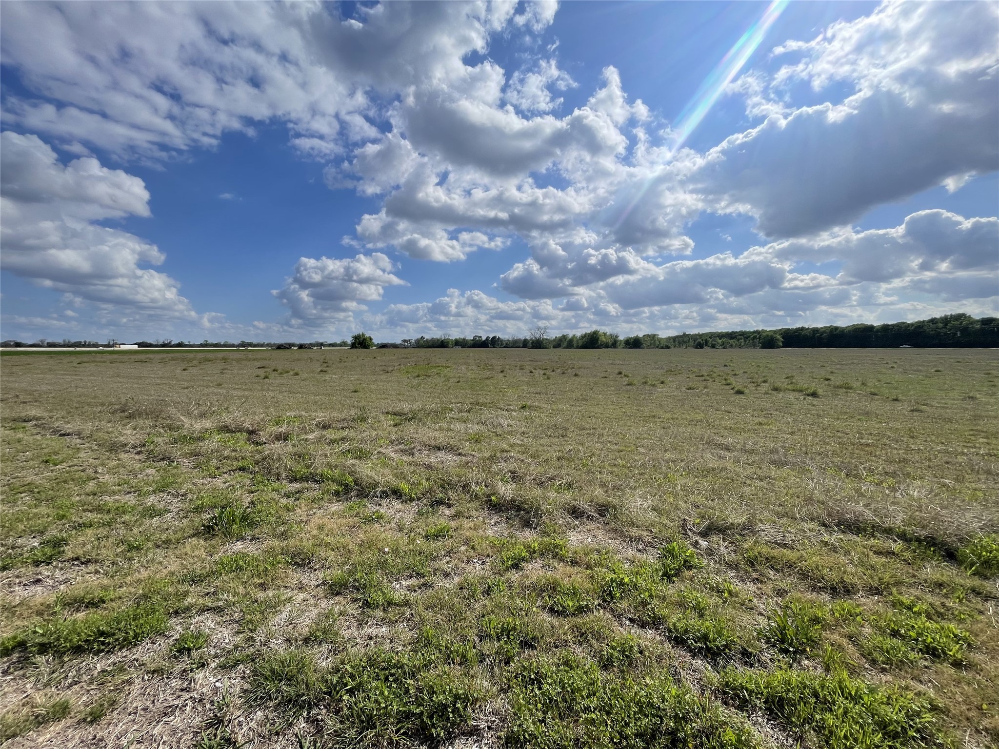 7012 E Bu 59 R Highway Property Photo 1