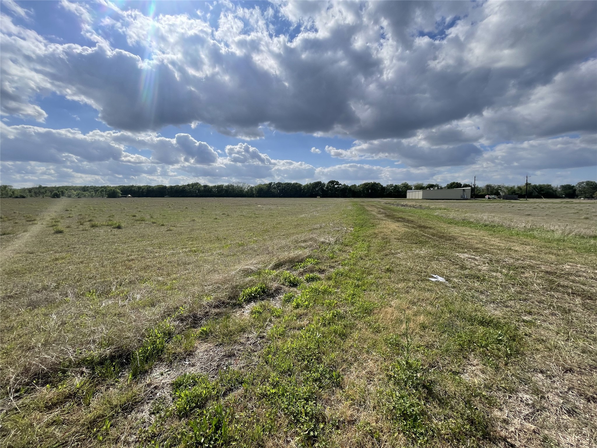 7012 E Bu 59 R Highway Property Photo 3