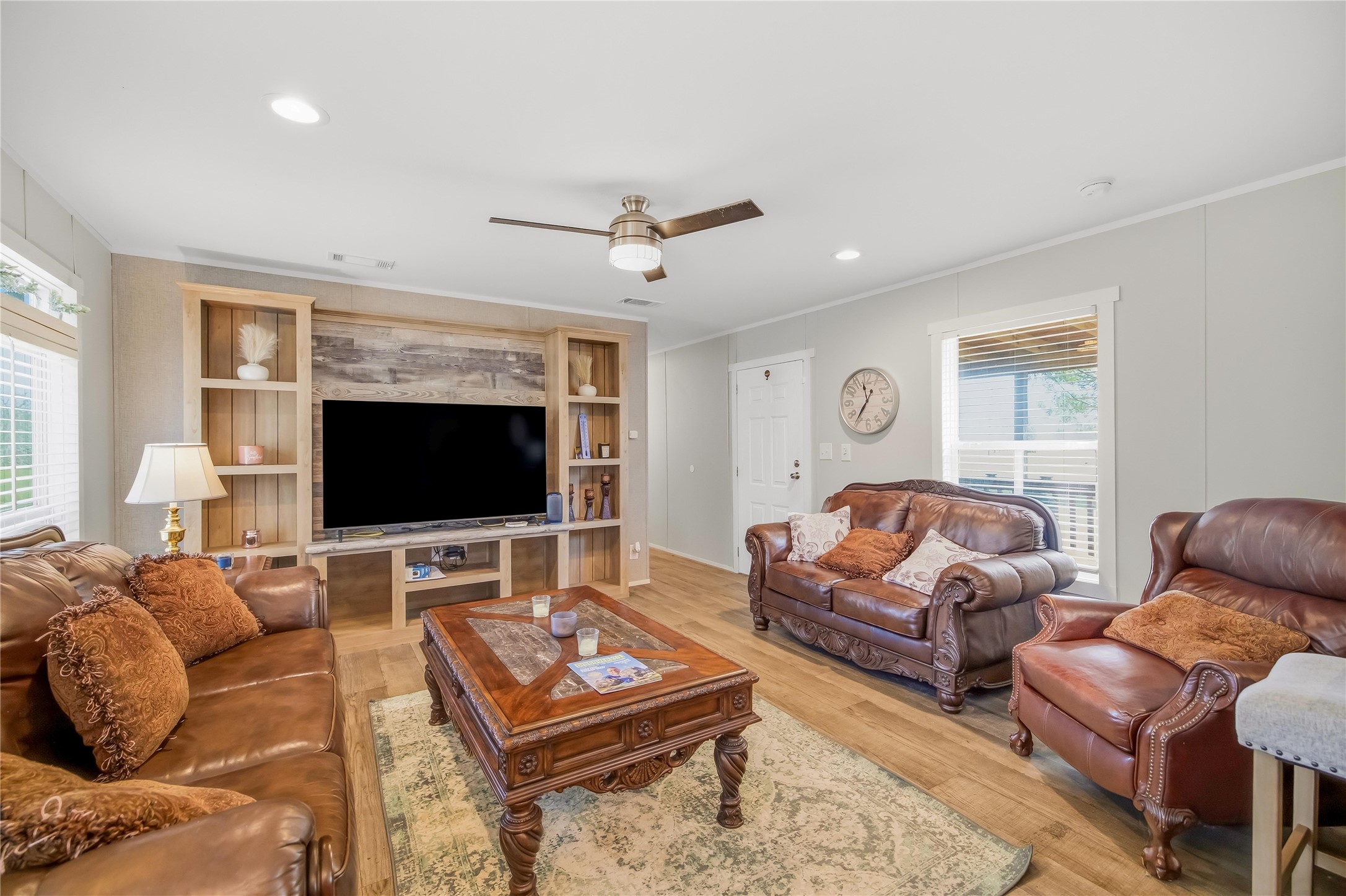 112 E Toledo Street Property Photo 8