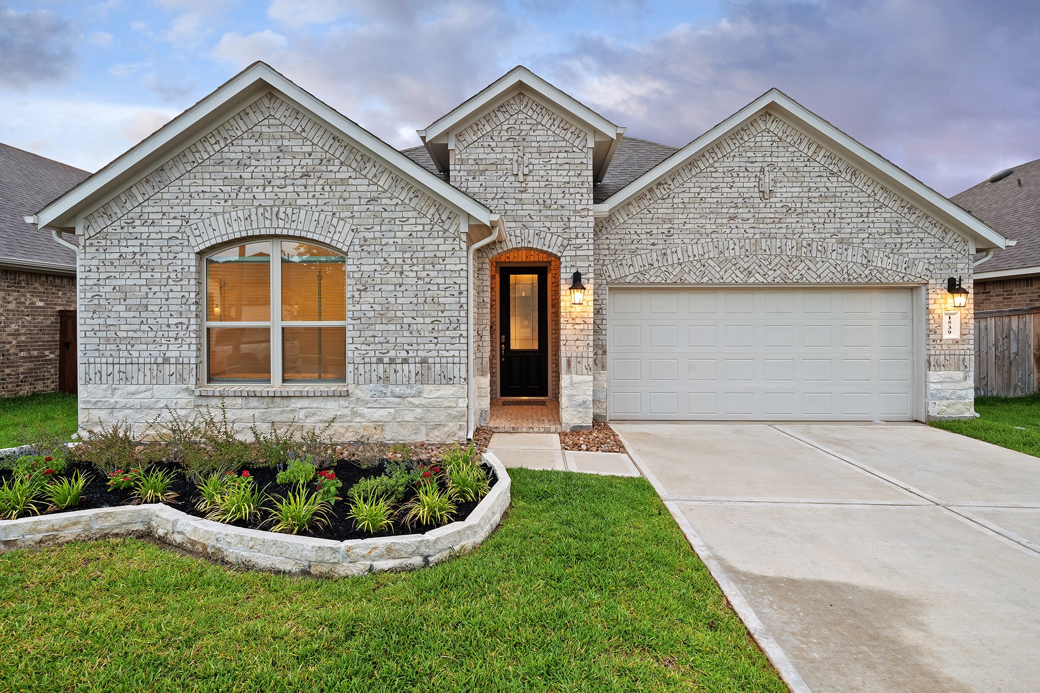 1539 Oakdale Crest Road Property Photo 1