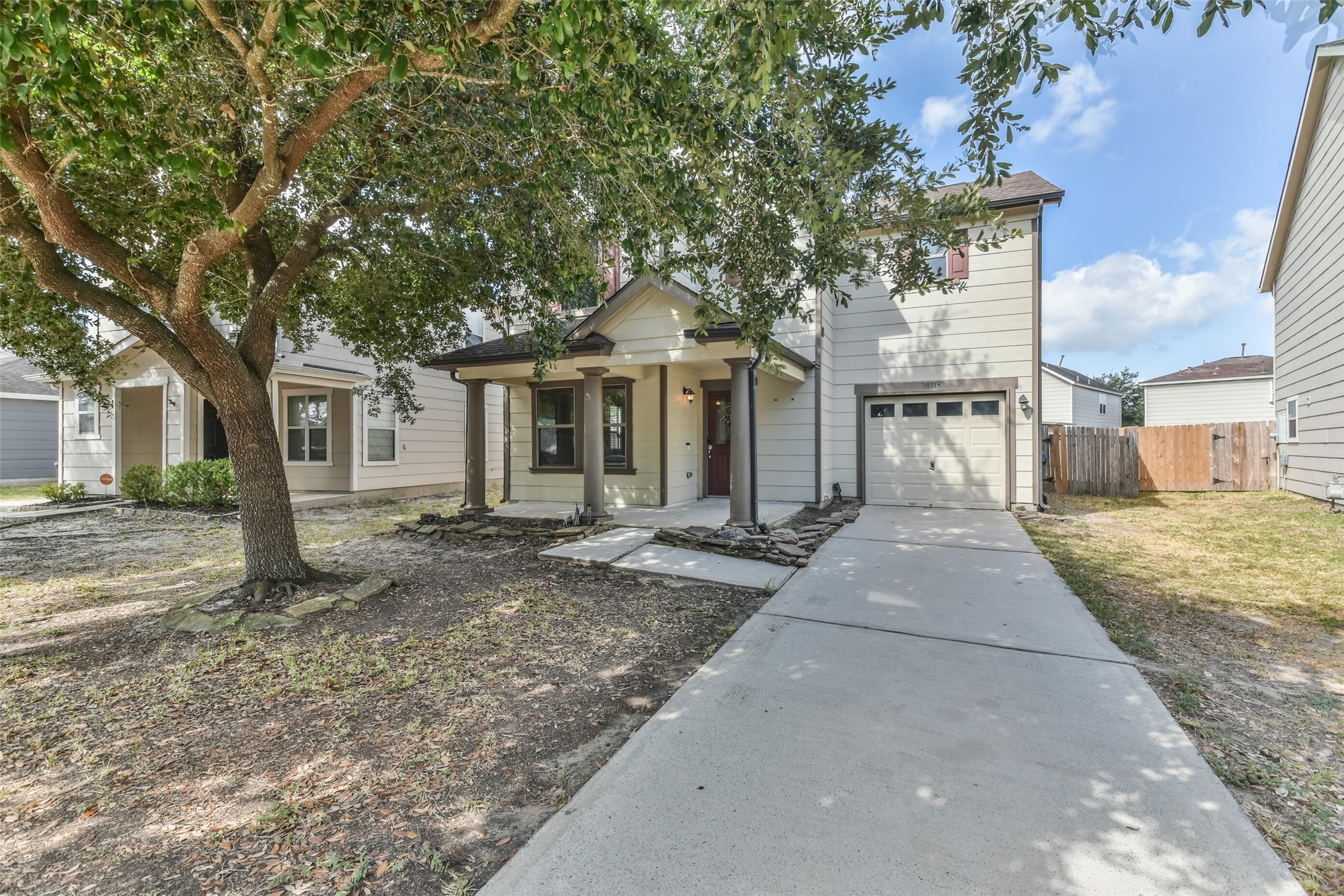 29315 Hickory Terrace Drive Property Photo 1