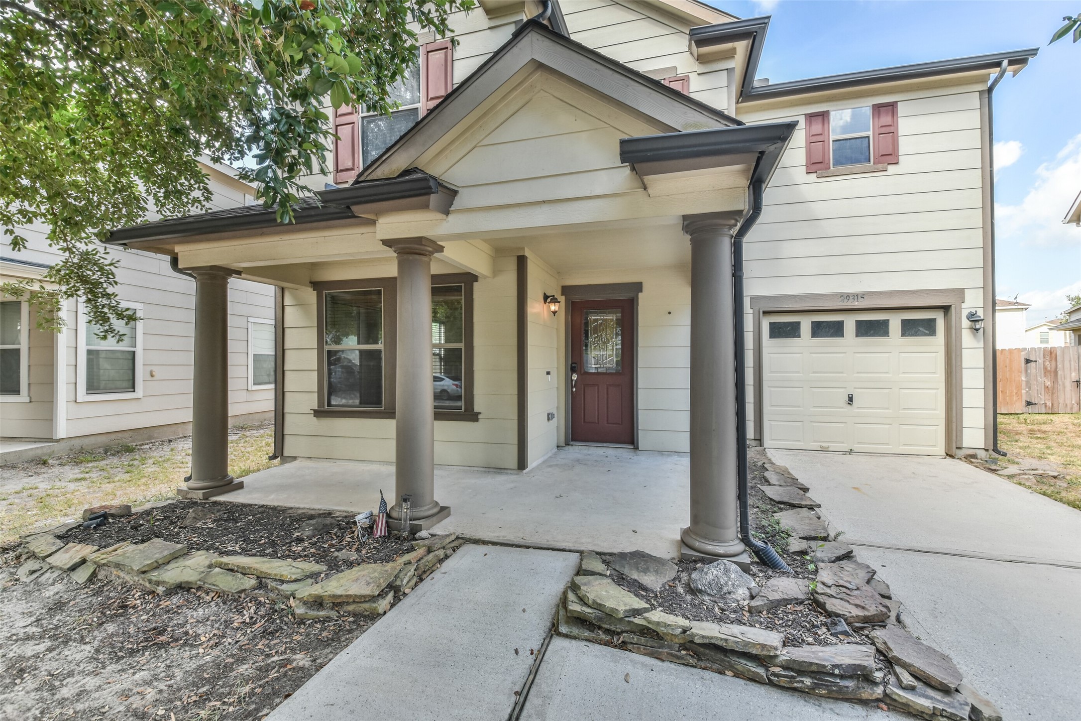 29315 Hickory Terrace Drive Property Photo 4