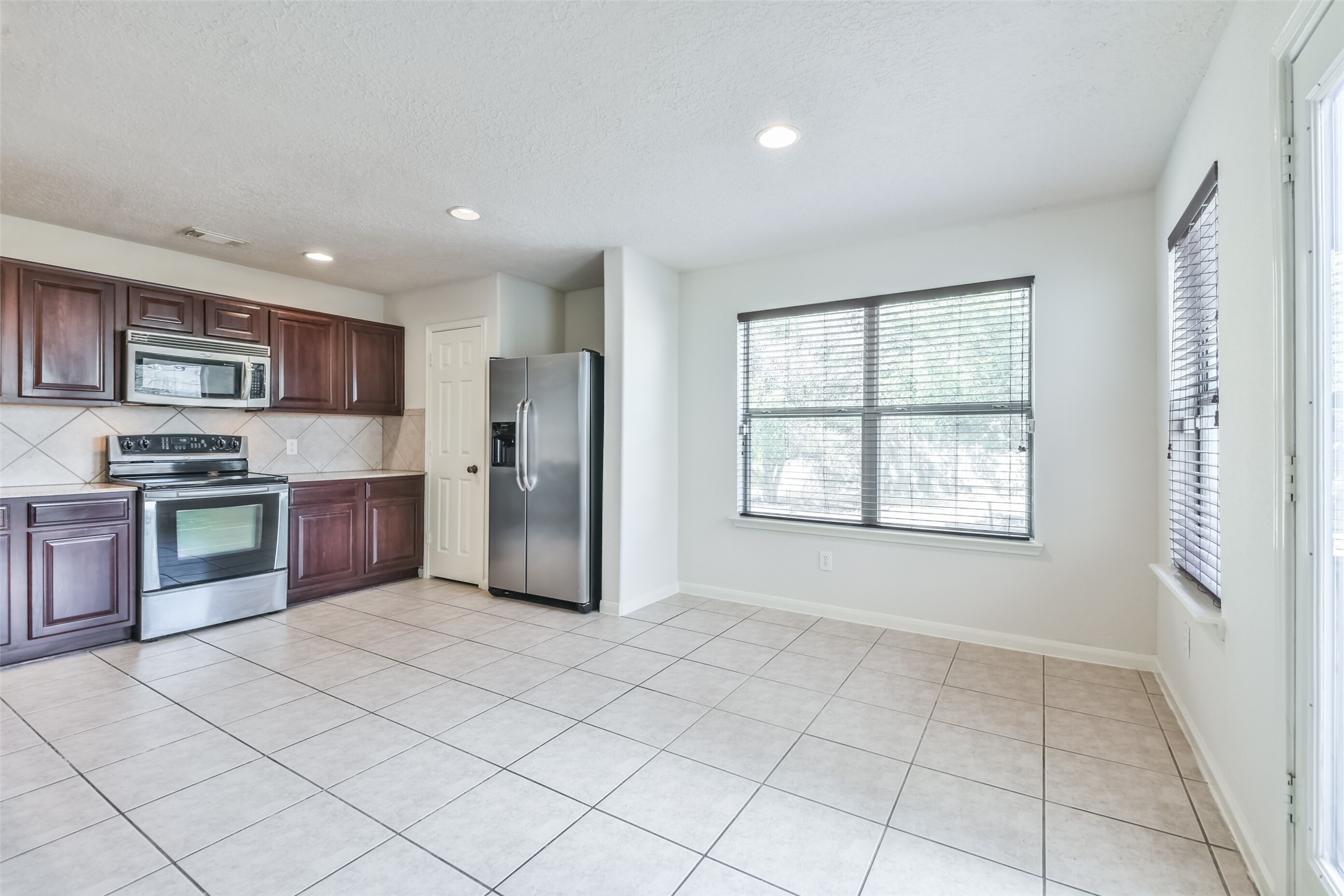 29315 Hickory Terrace Drive Property Photo 14