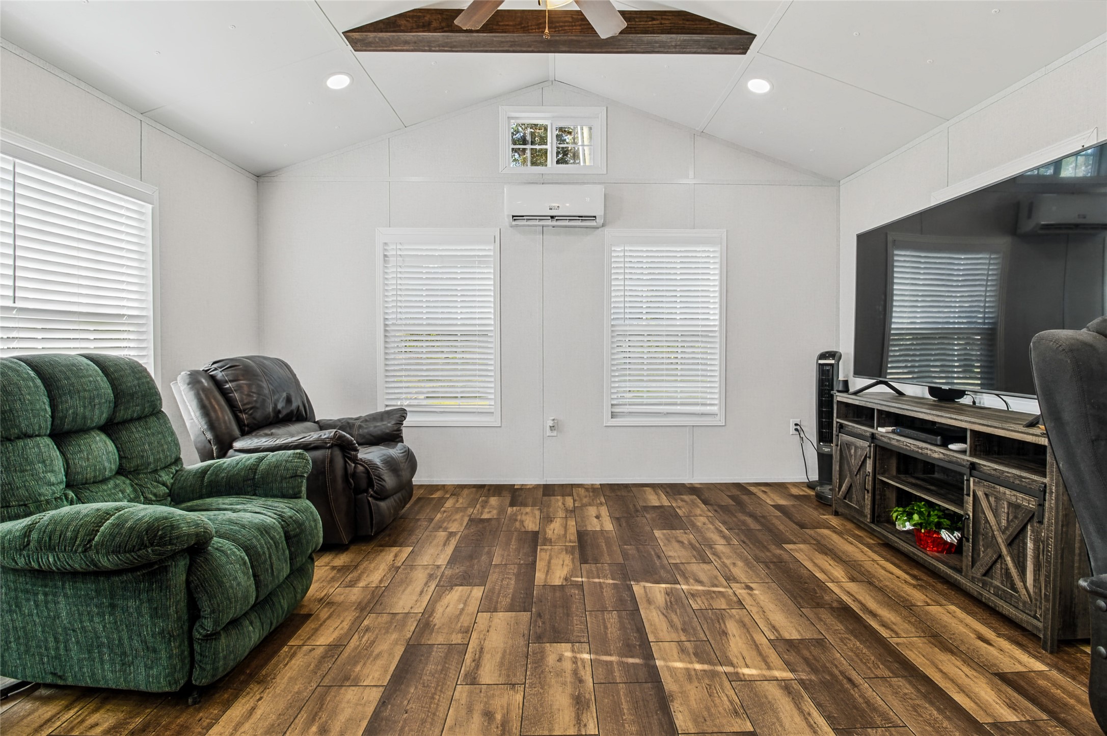 645 County Road 2175 Fm223 Property Photo 9