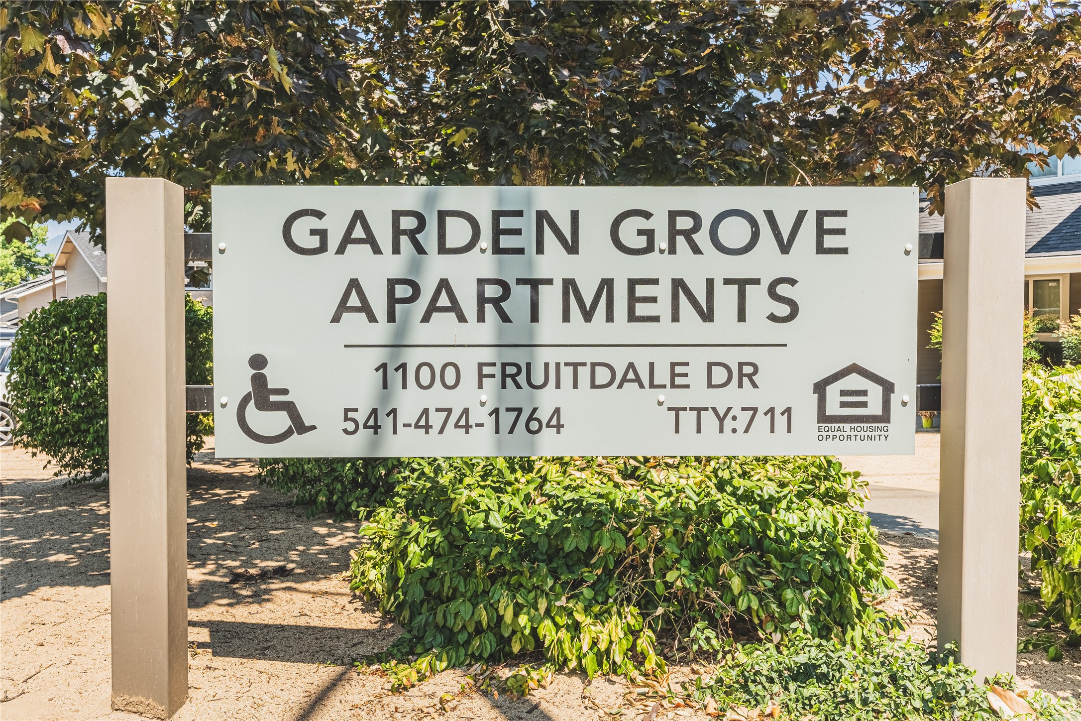 1100 Fruitdale Drive Property Photo 1