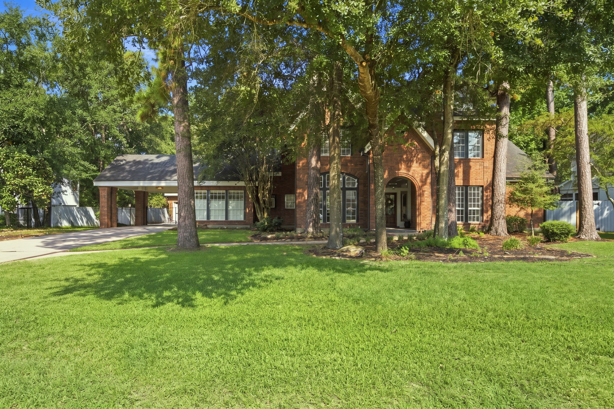 23 S Brokenfern Drive Property Photo 2