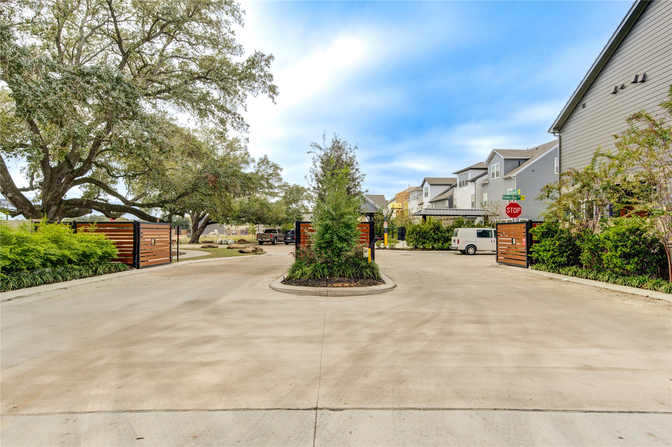 16032 Mason Run Drive Property Photo 2