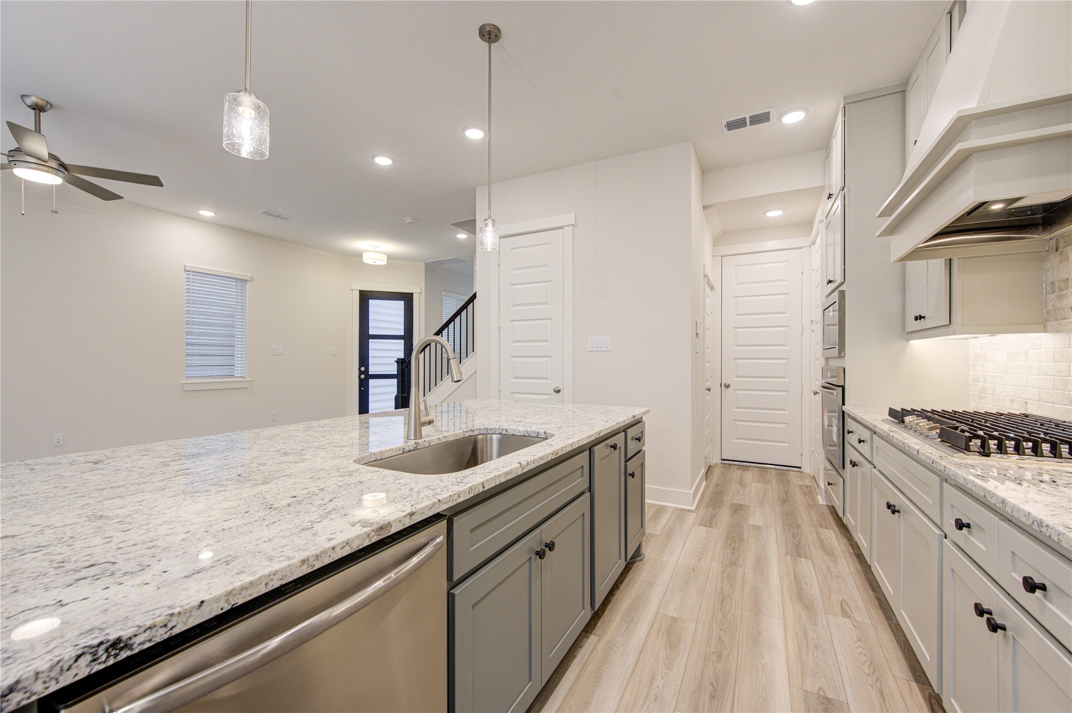 16032 Mason Run Drive Property Photo 12